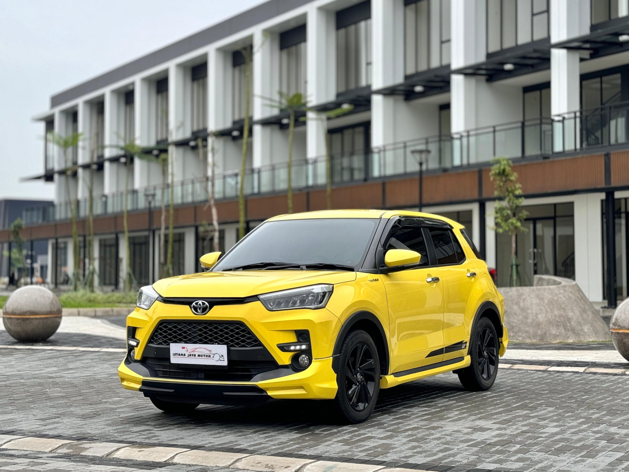 Toyota Raize 1.0 t Gr Sport AT Kuning - Gambar 7