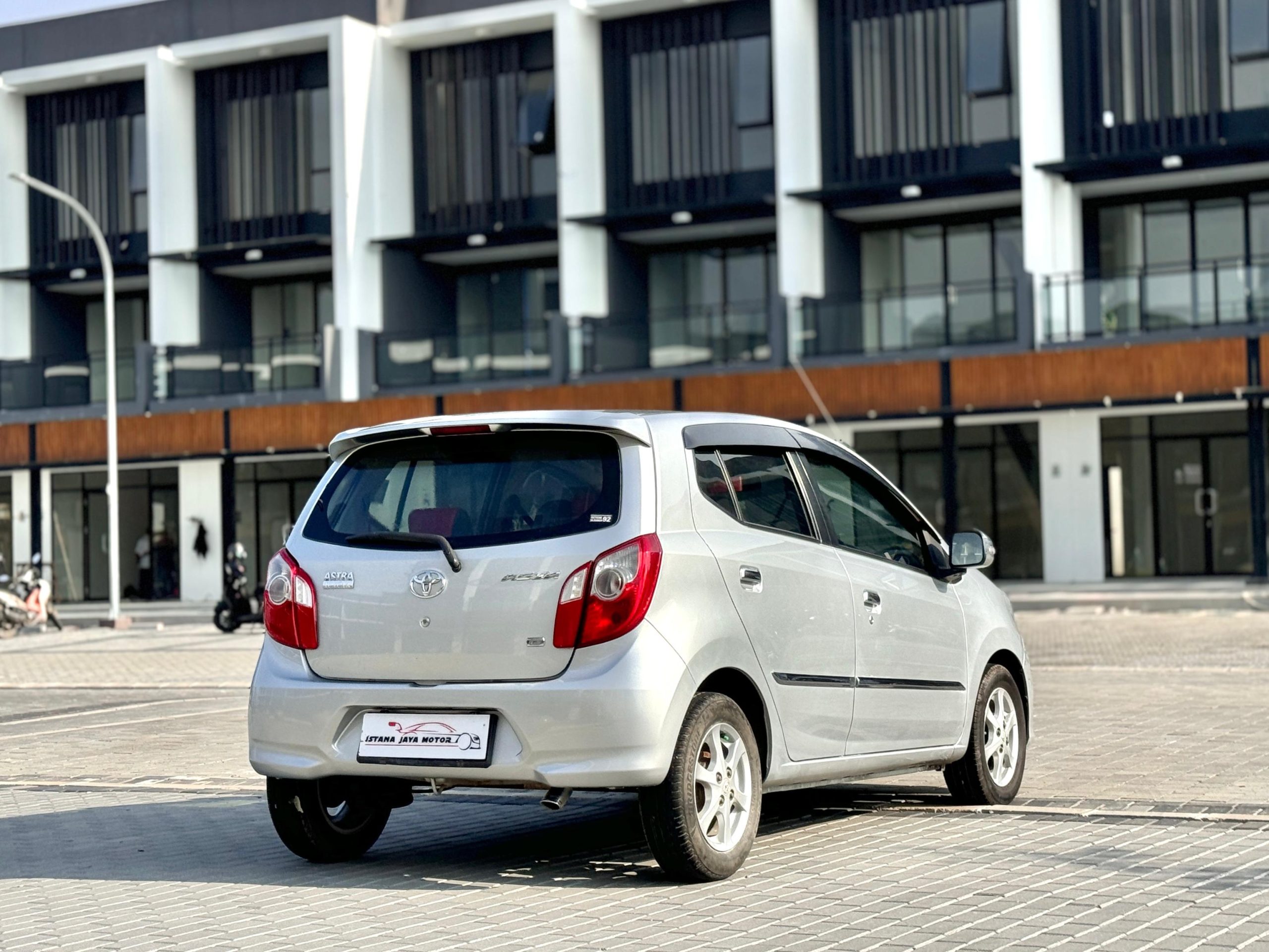 Toyota Agya 1.0 G MT Silver - Gambar 4