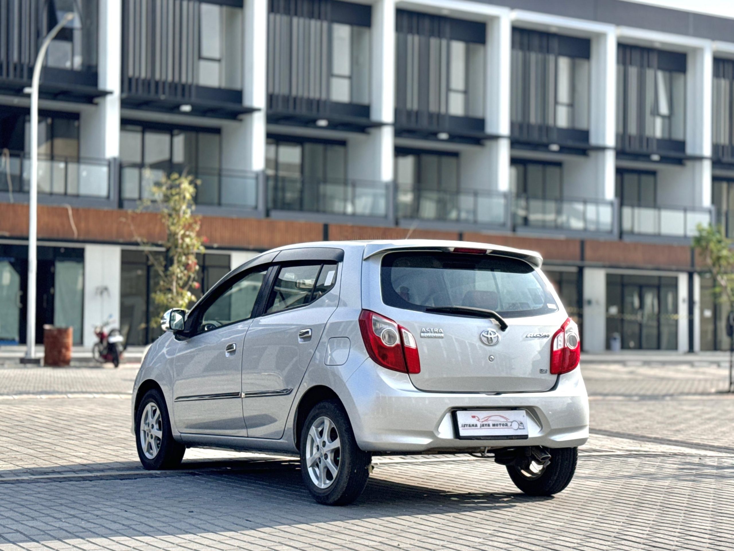 Toyota Agya 1.0 G MT Silver - Gambar 5