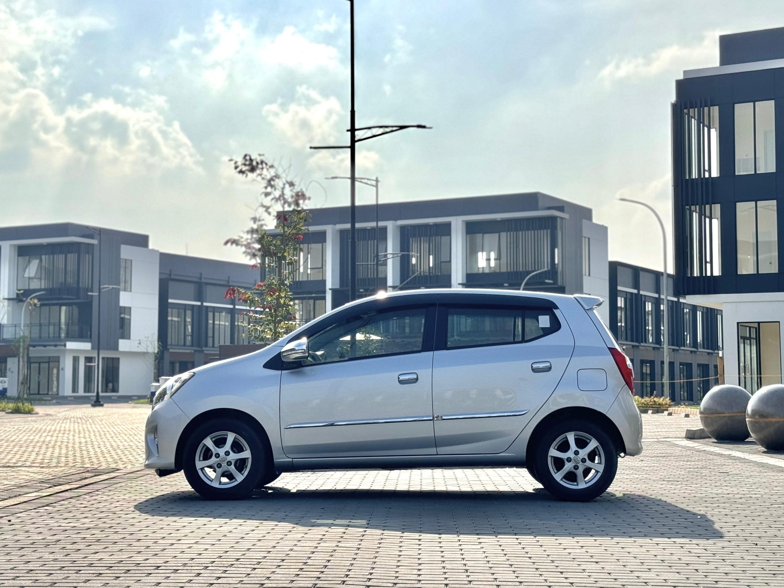 Toyota Agya 1.0 G MT Silver - Gambar 7