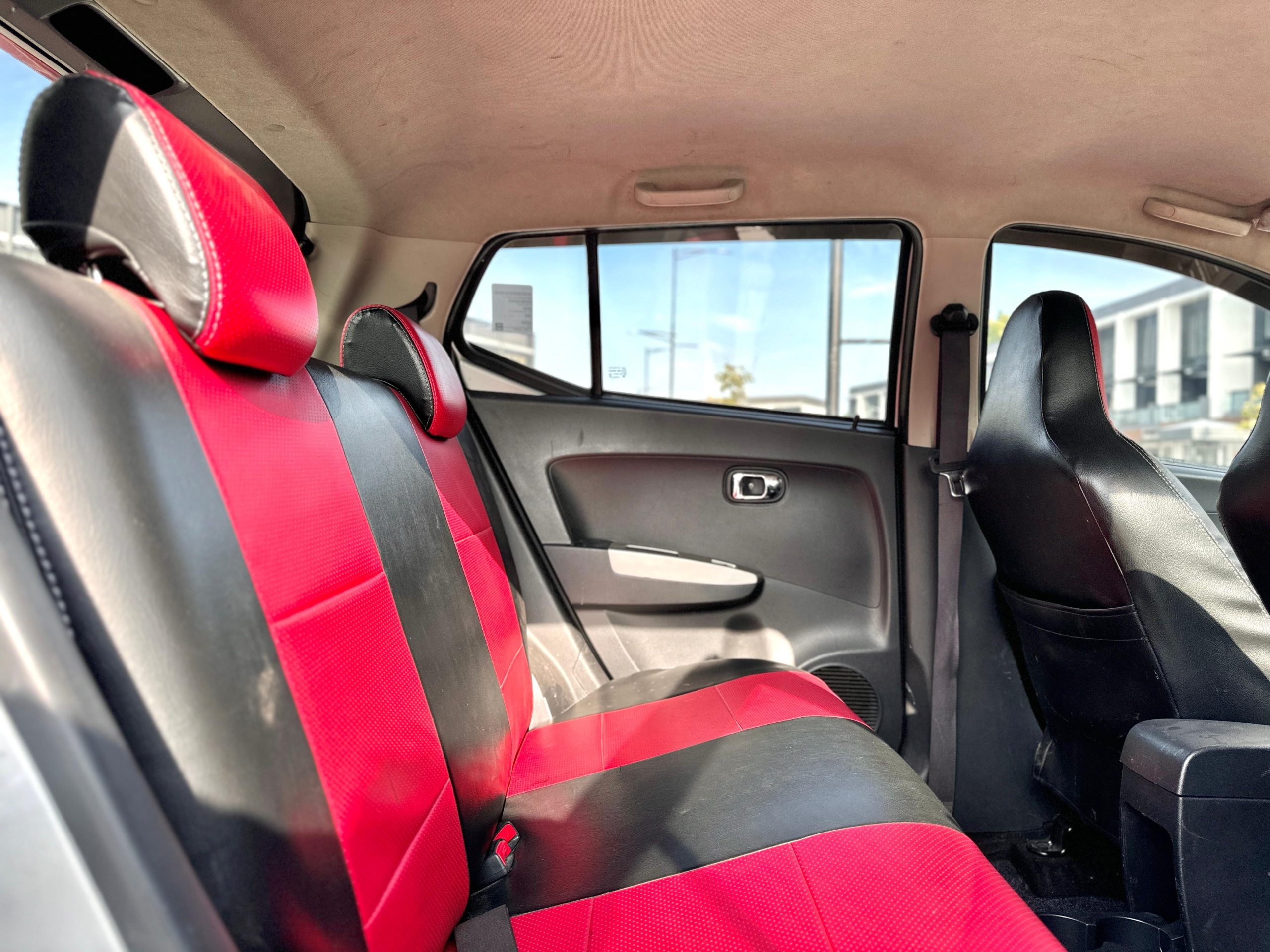 Toyota Agya 1.0 G MT Silver - Gambar 9