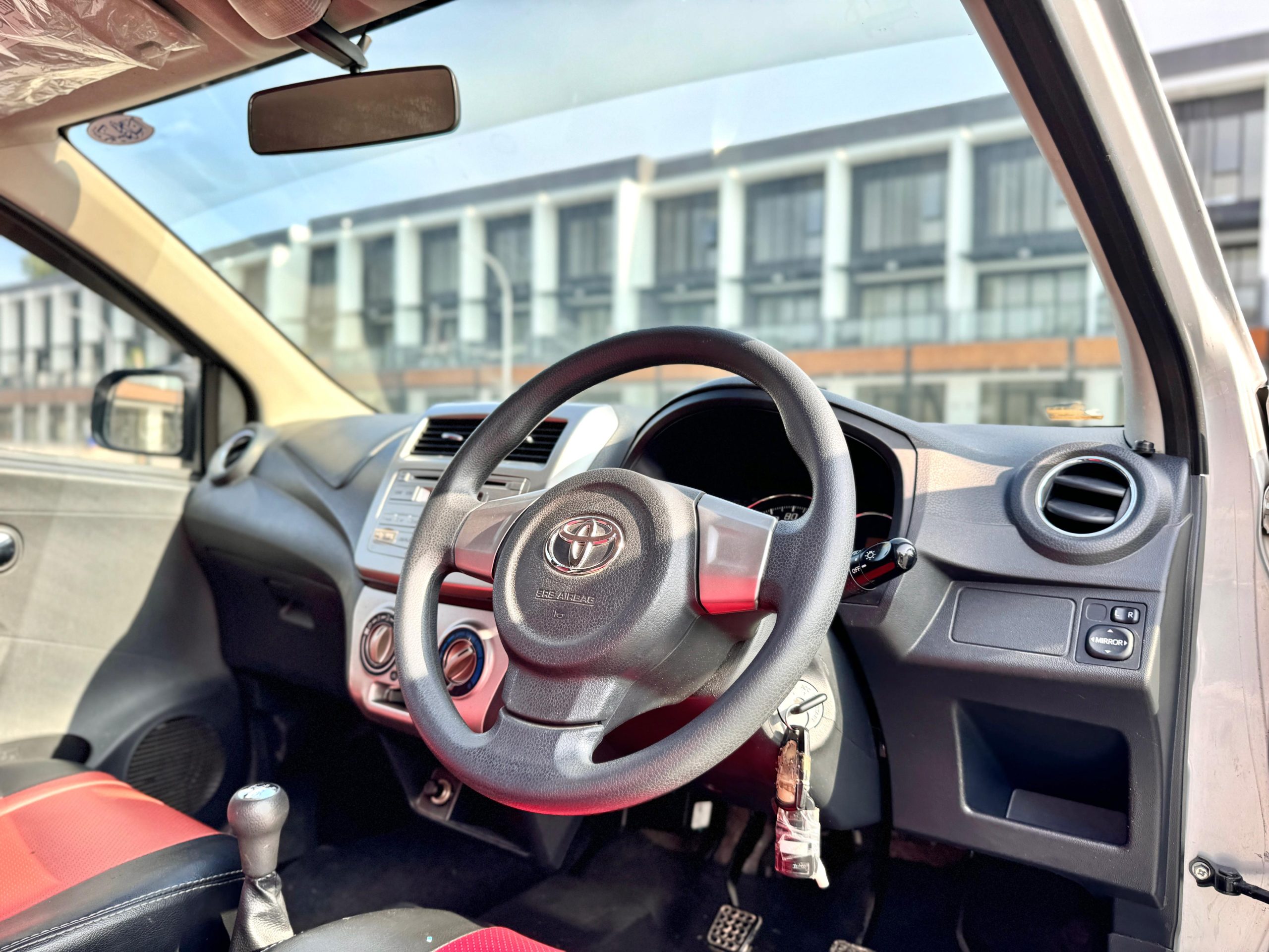 Toyota Agya 1.0 G MT Silver - Gambar 12