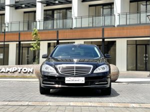 Mercedes S300 L, Hitam