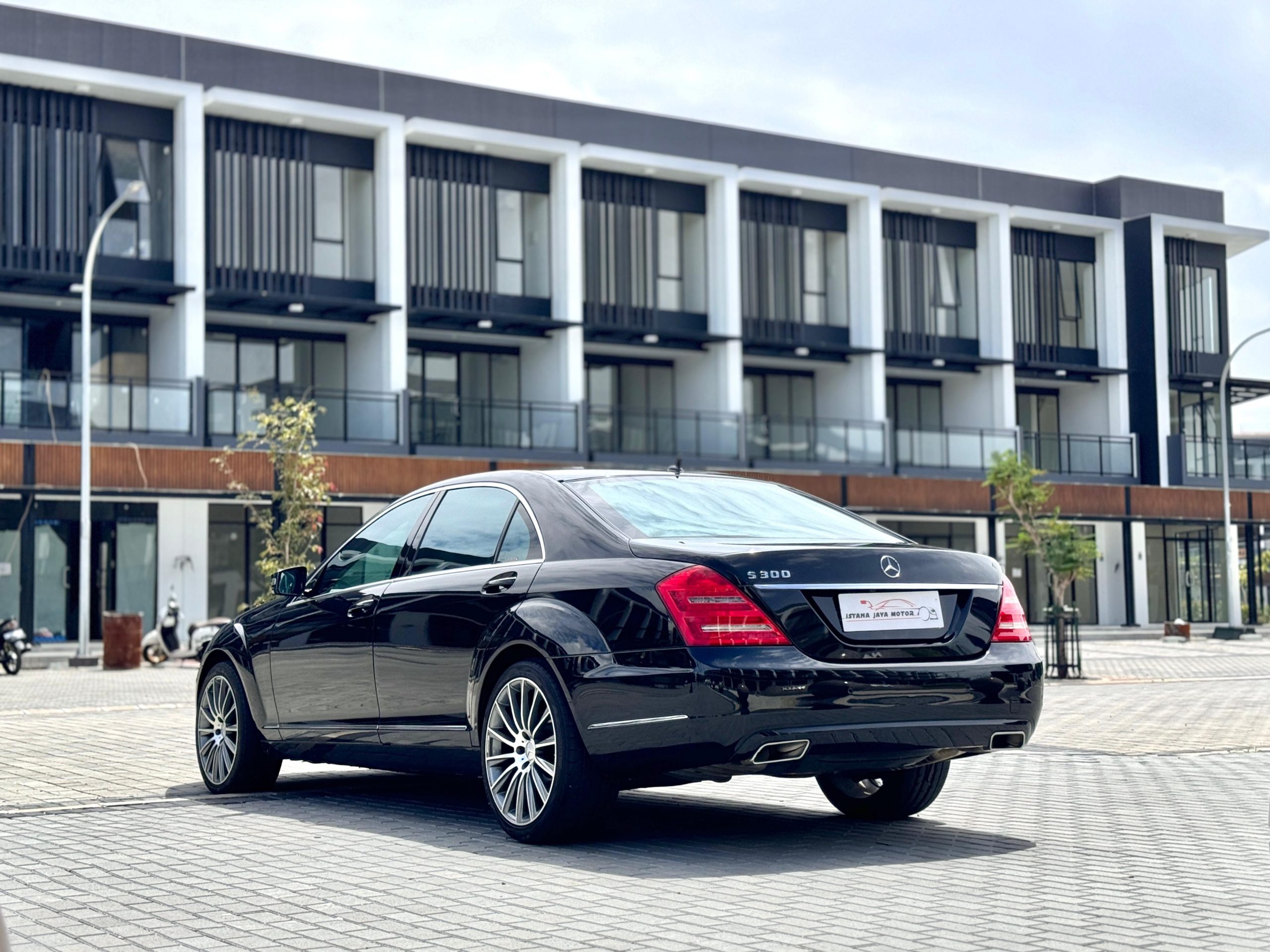 Mercedes S300 L, Hitam - Gambar 4