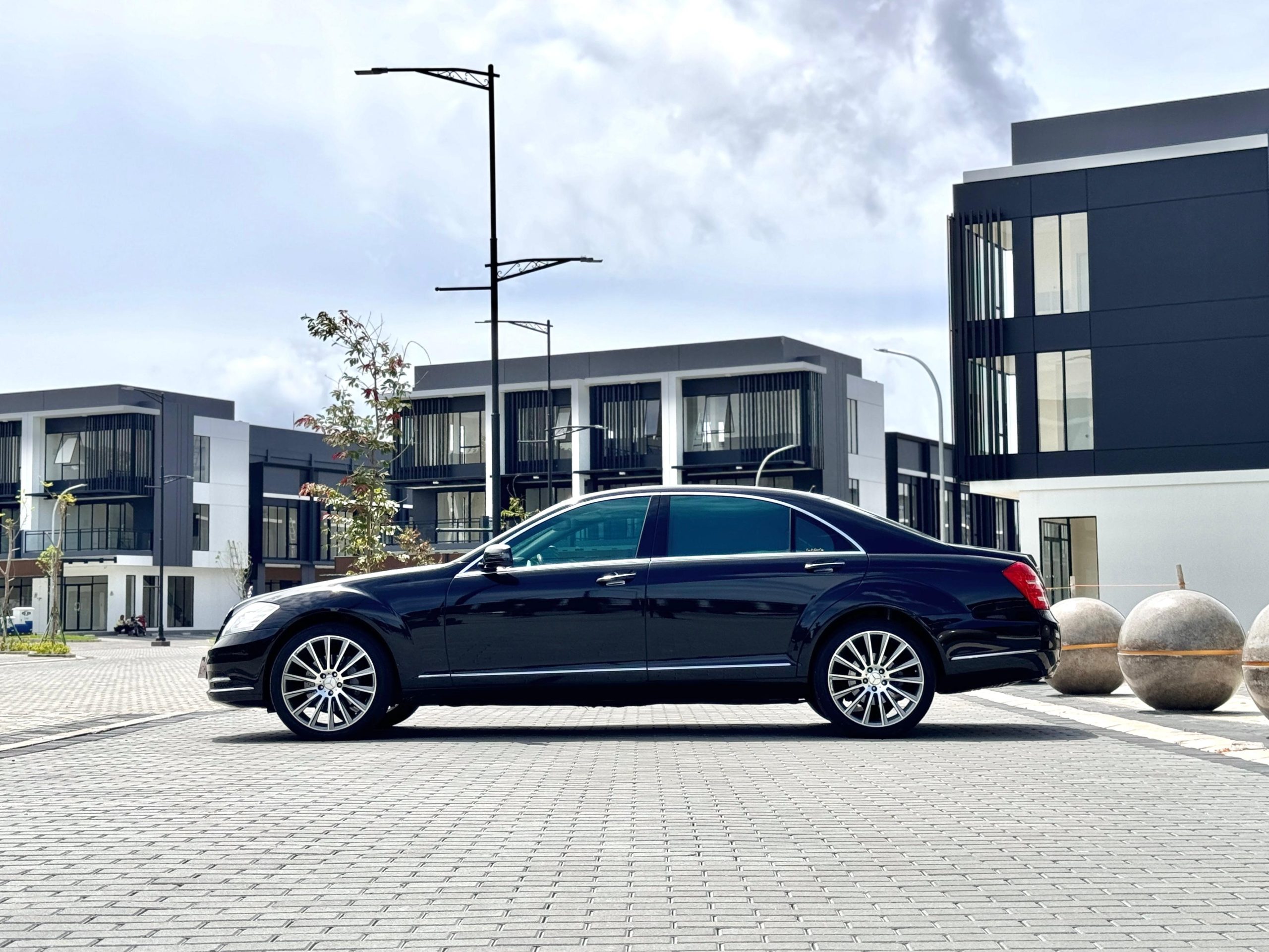 Mercedes S300 L, Hitam - Gambar 6