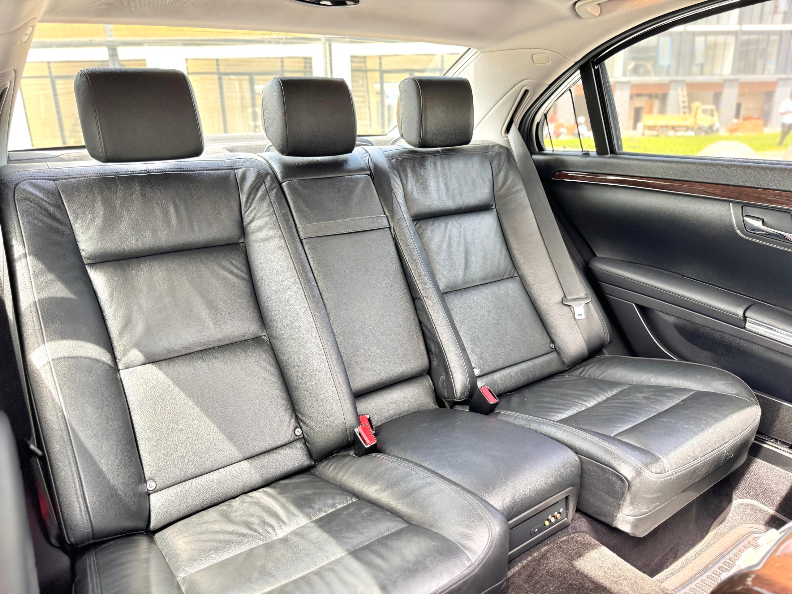 Mercedes S300 L, Hitam - Gambar 12