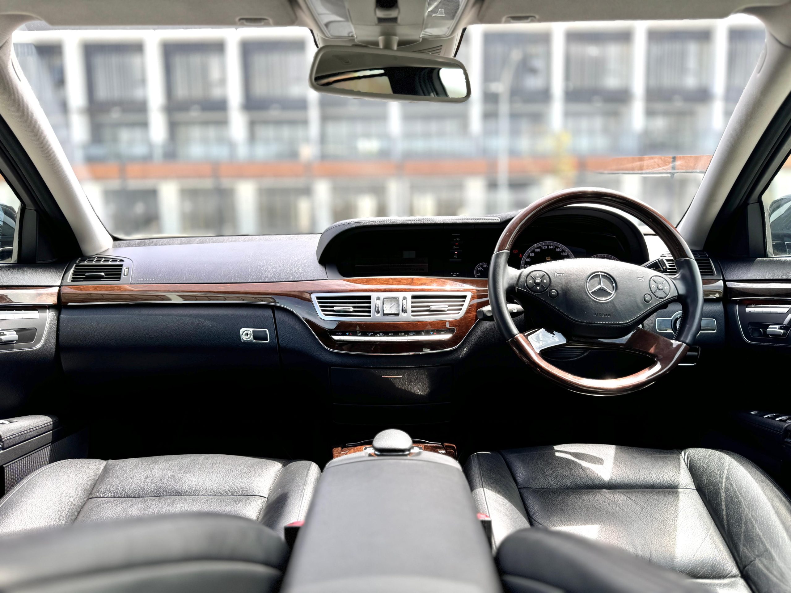 Mercedes S300 L, Hitam - Gambar 14