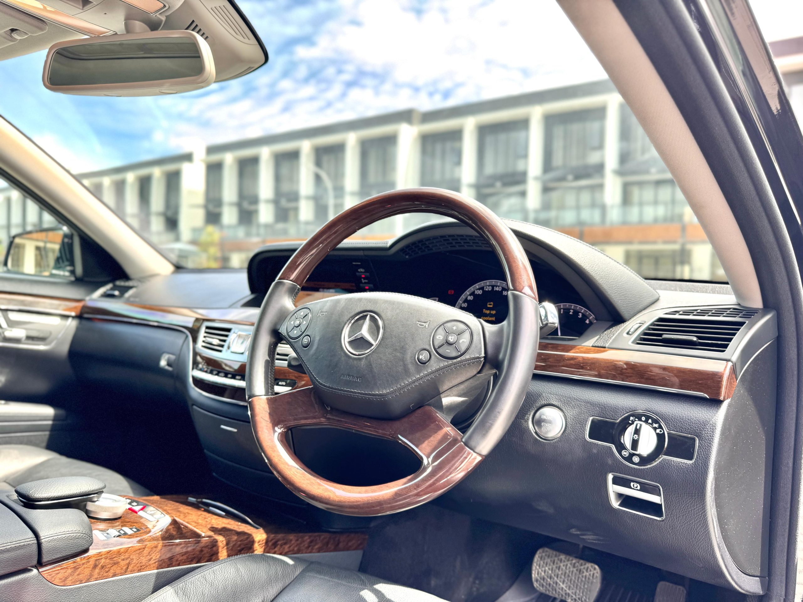 Mercedes S300 L, Hitam - Gambar 15