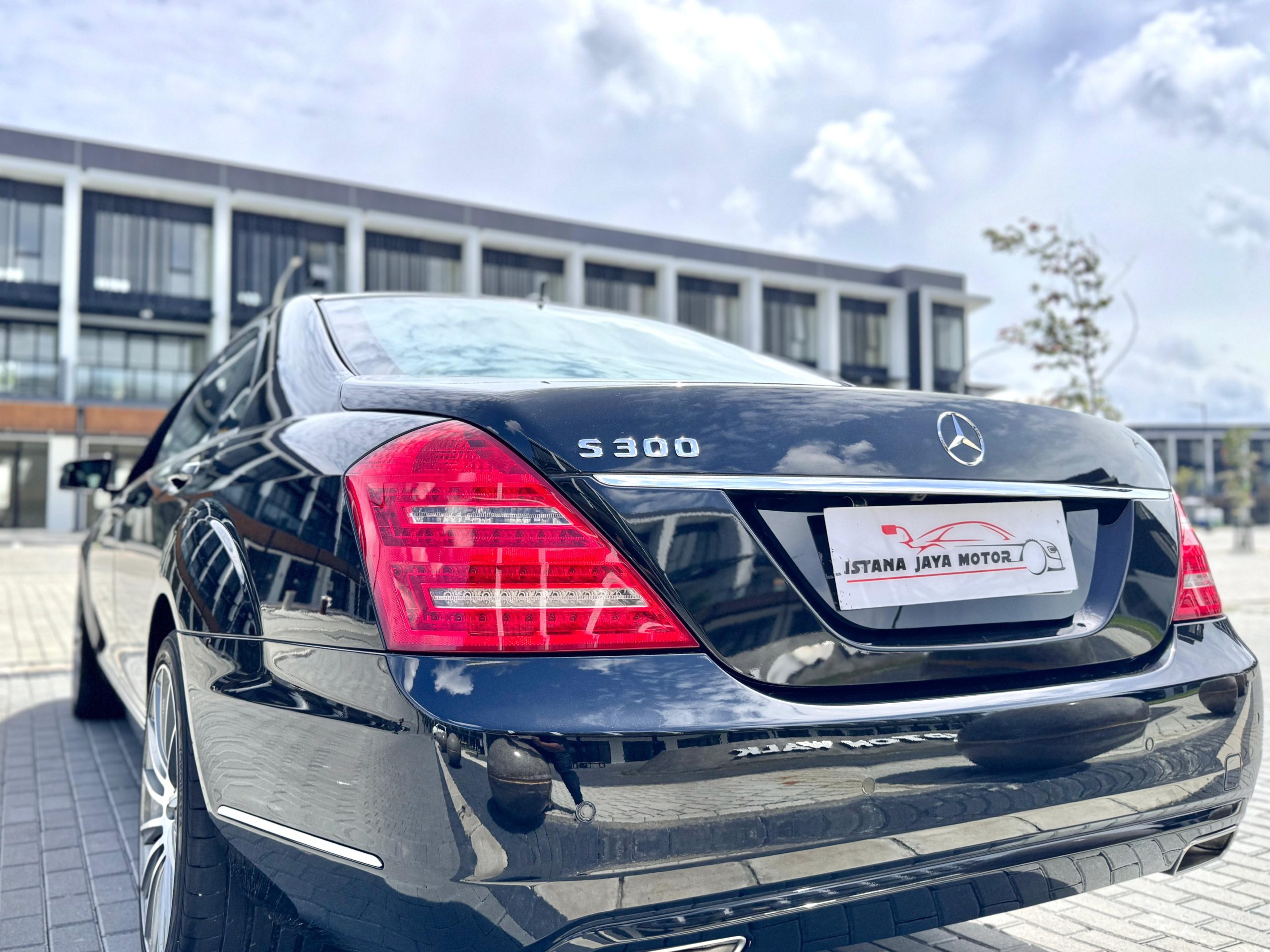 Mercedes S300 L, Hitam - Gambar 10