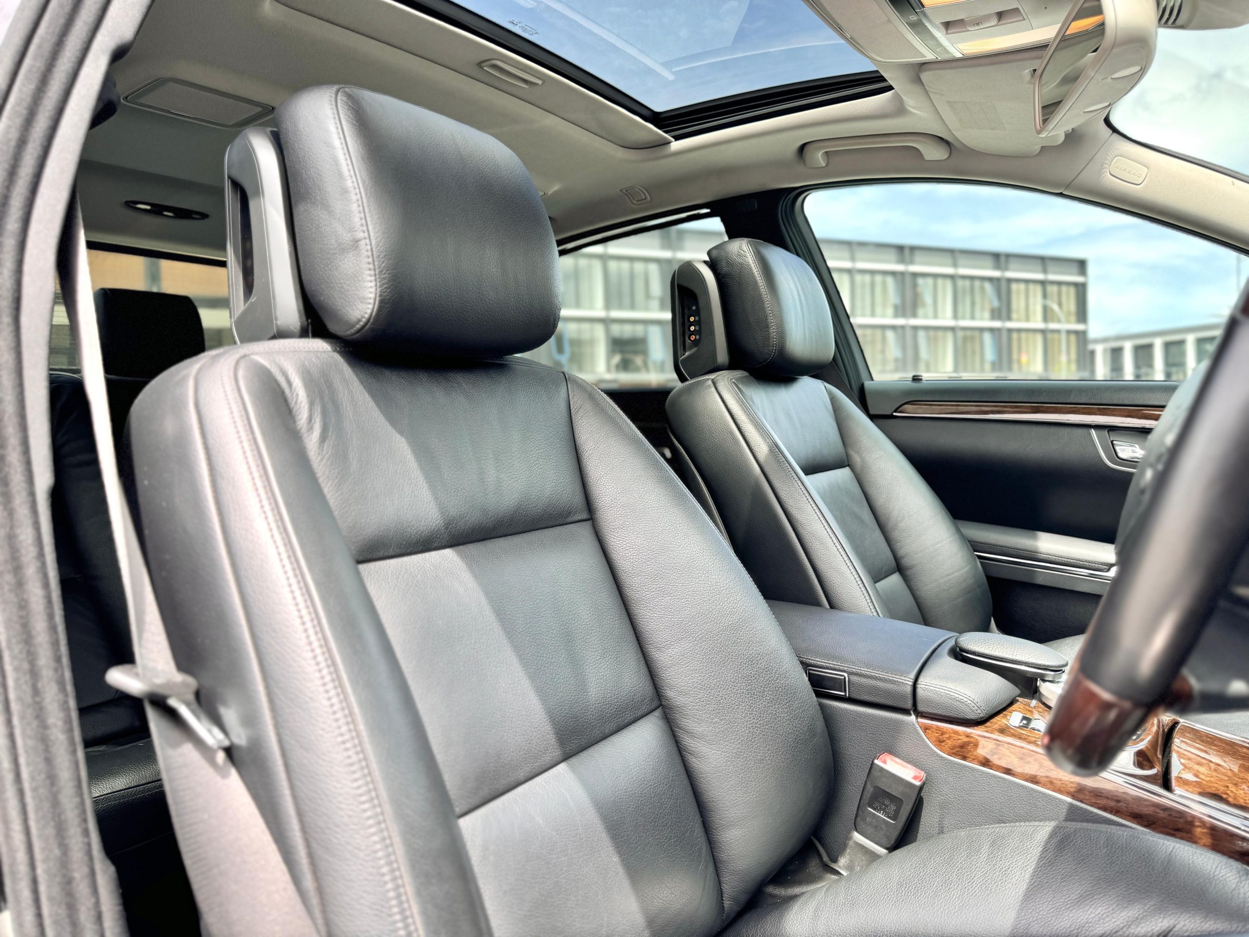 Mercedes S300 L, Hitam - Gambar 16