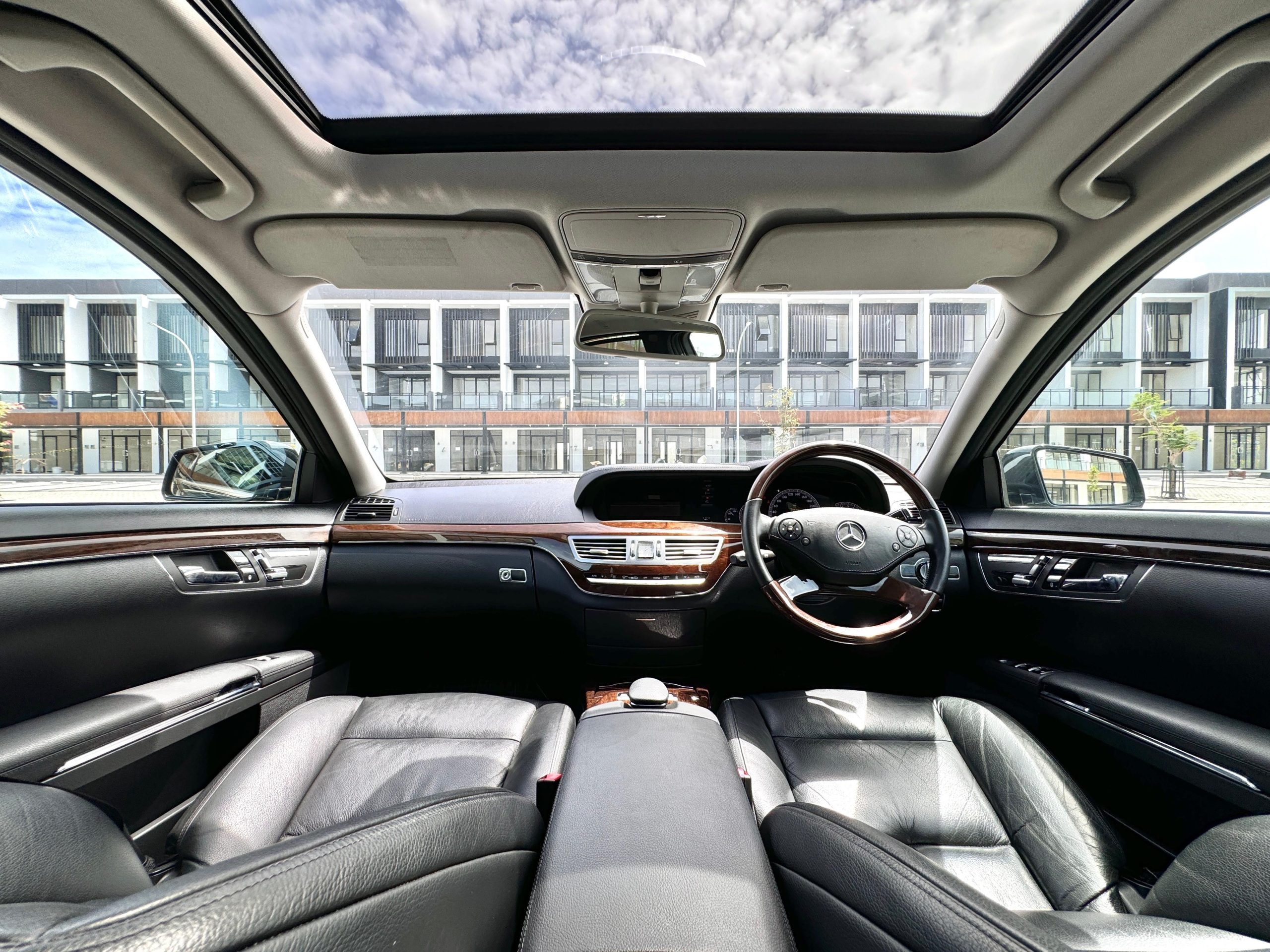 Mercedes S300 L, Hitam - Gambar 17