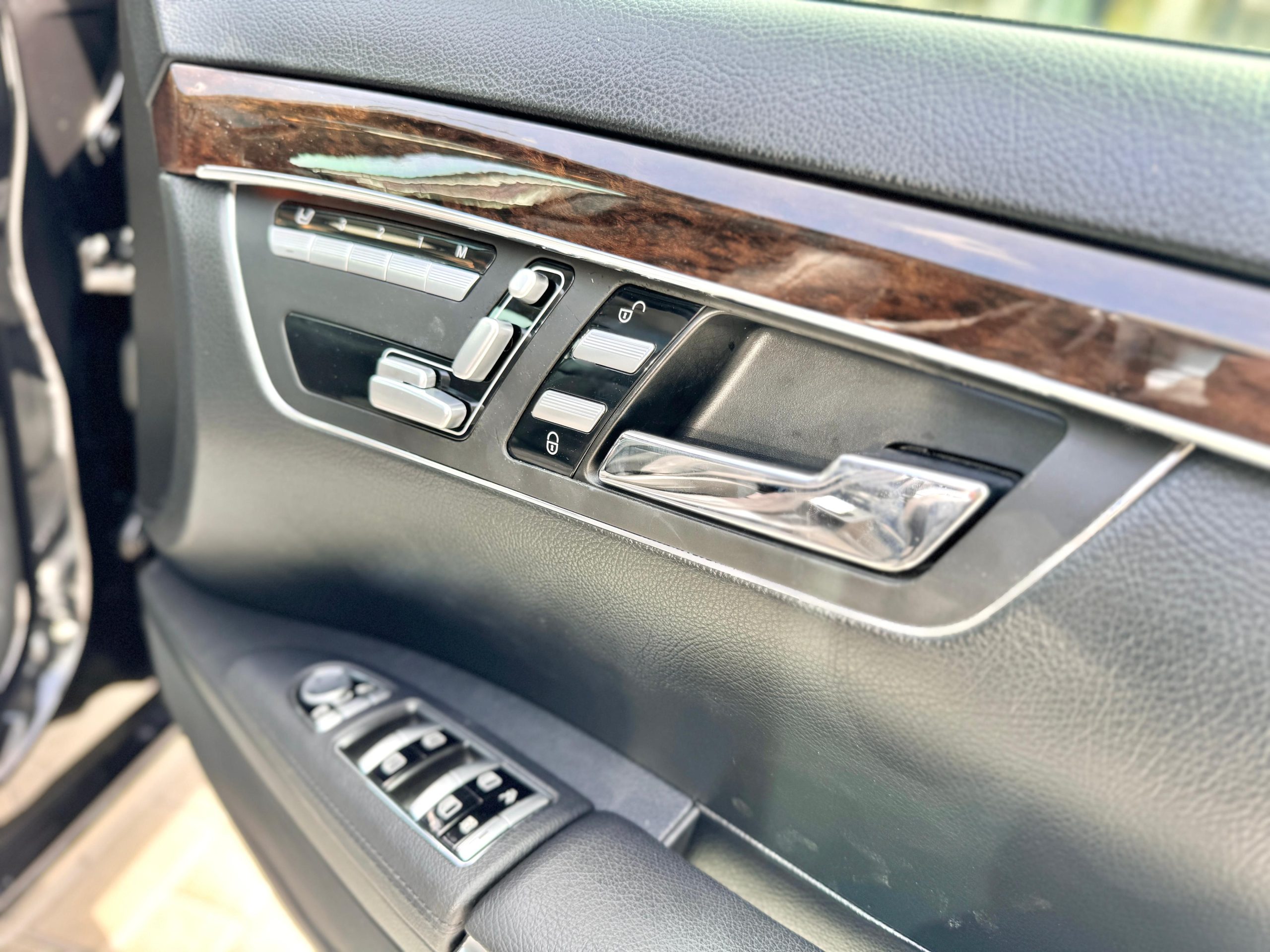 Mercedes S300 L, Hitam - Gambar 21