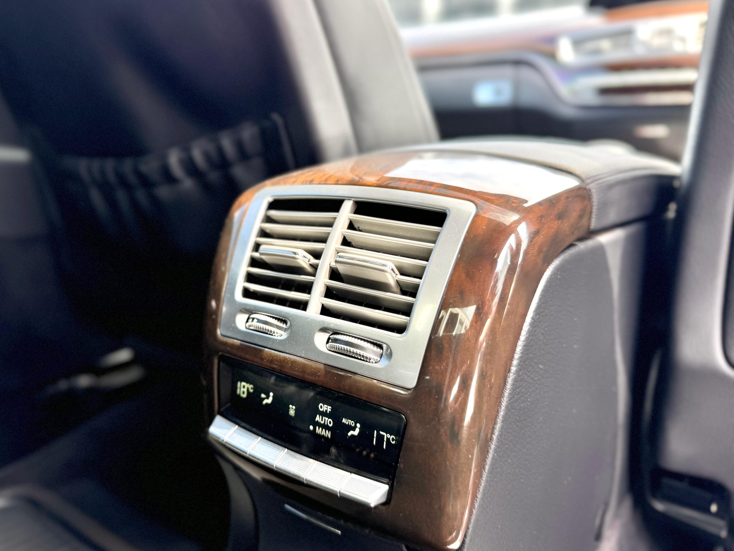 Mercedes S300 L, Hitam - Gambar 22