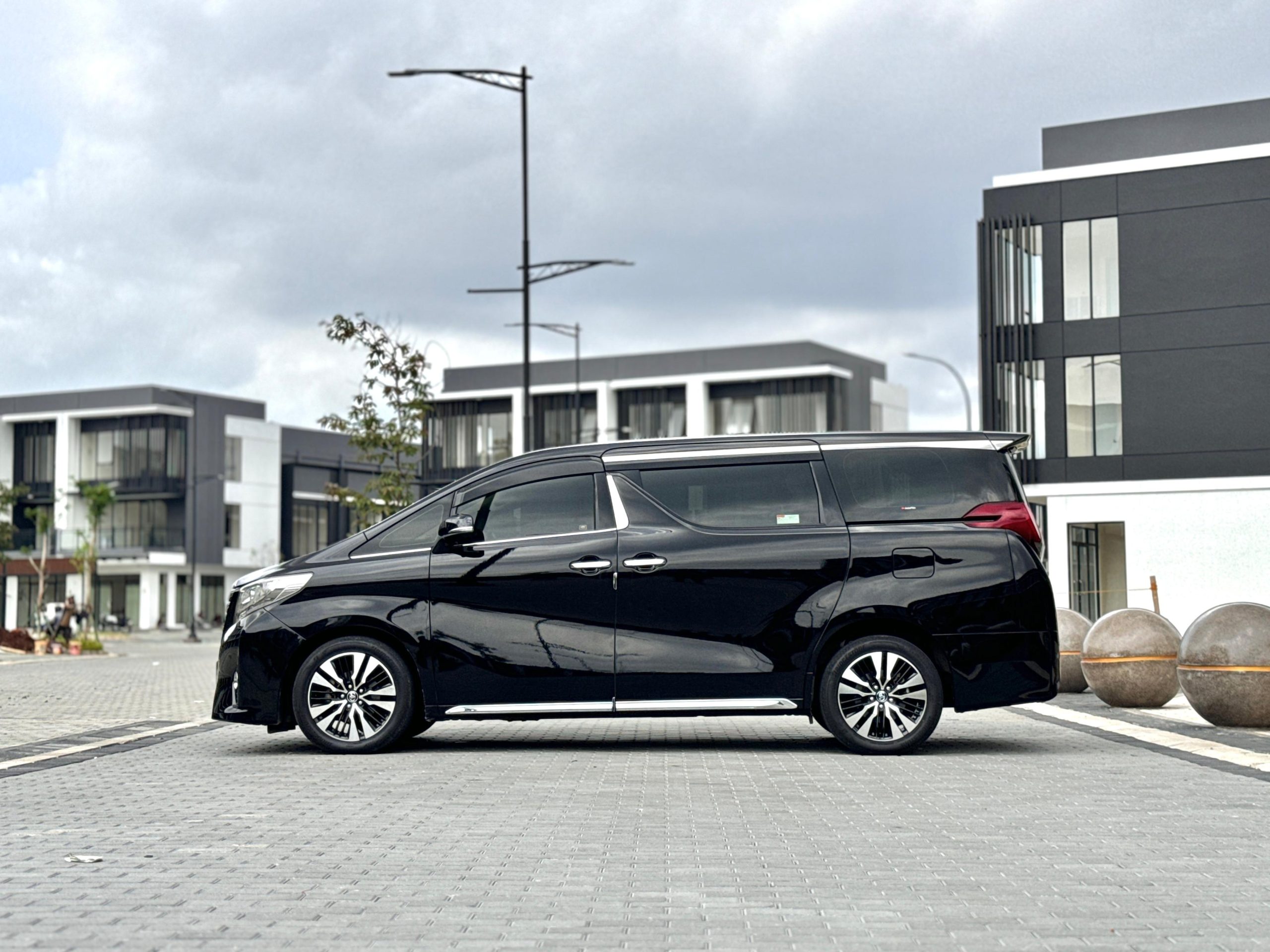 TOYOTA ALPHARD 2.5 G ATPM HITAM - Gambar 5