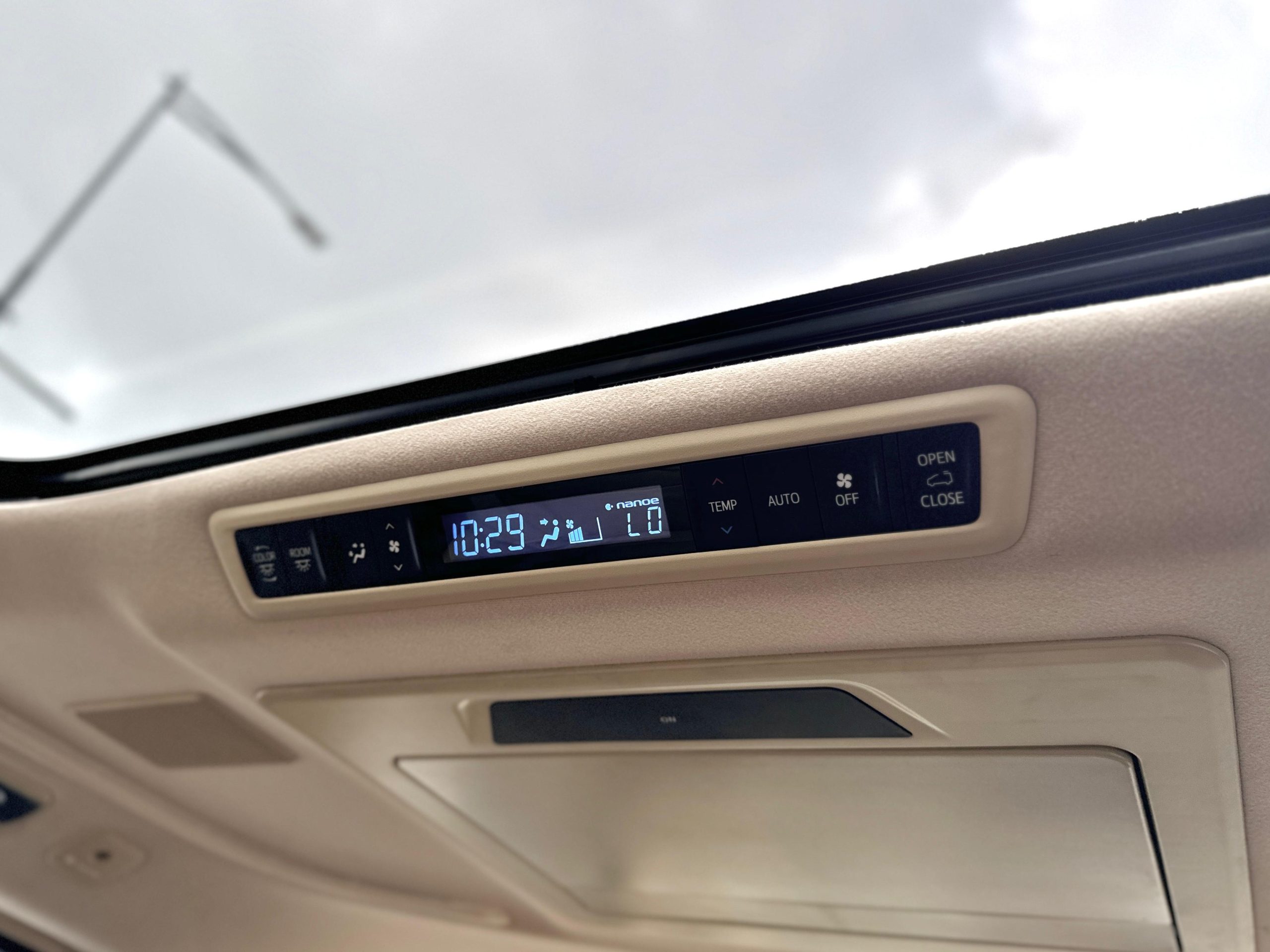 TOYOTA ALPHARD 2.5 G ATPM HITAM - Gambar 10