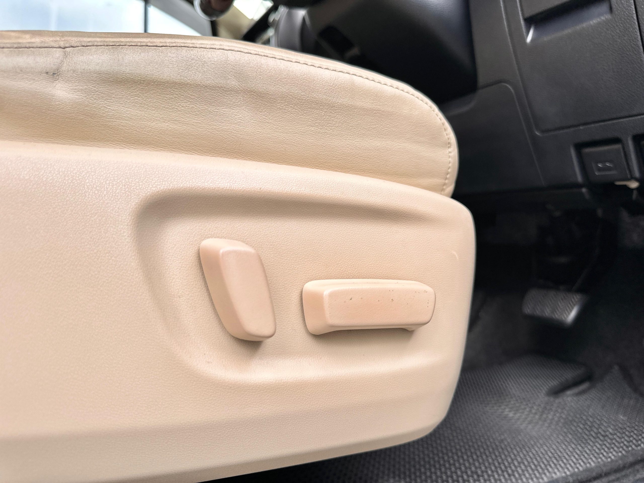 TOYOTA ALPHARD 2.5 G ATPM HITAM - Gambar 13