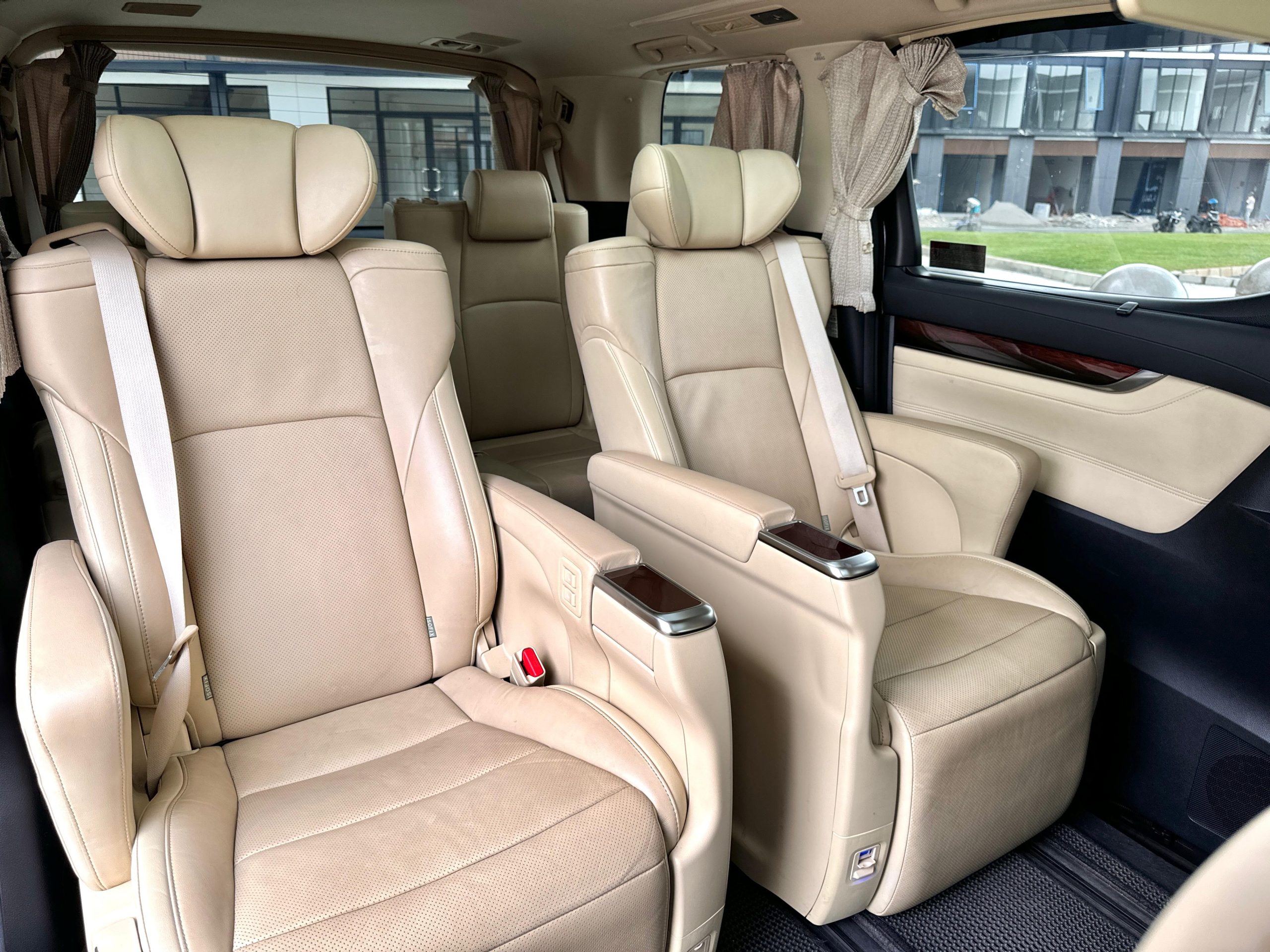 TOYOTA ALPHARD 2.5 G ATPM HITAM - Gambar 19