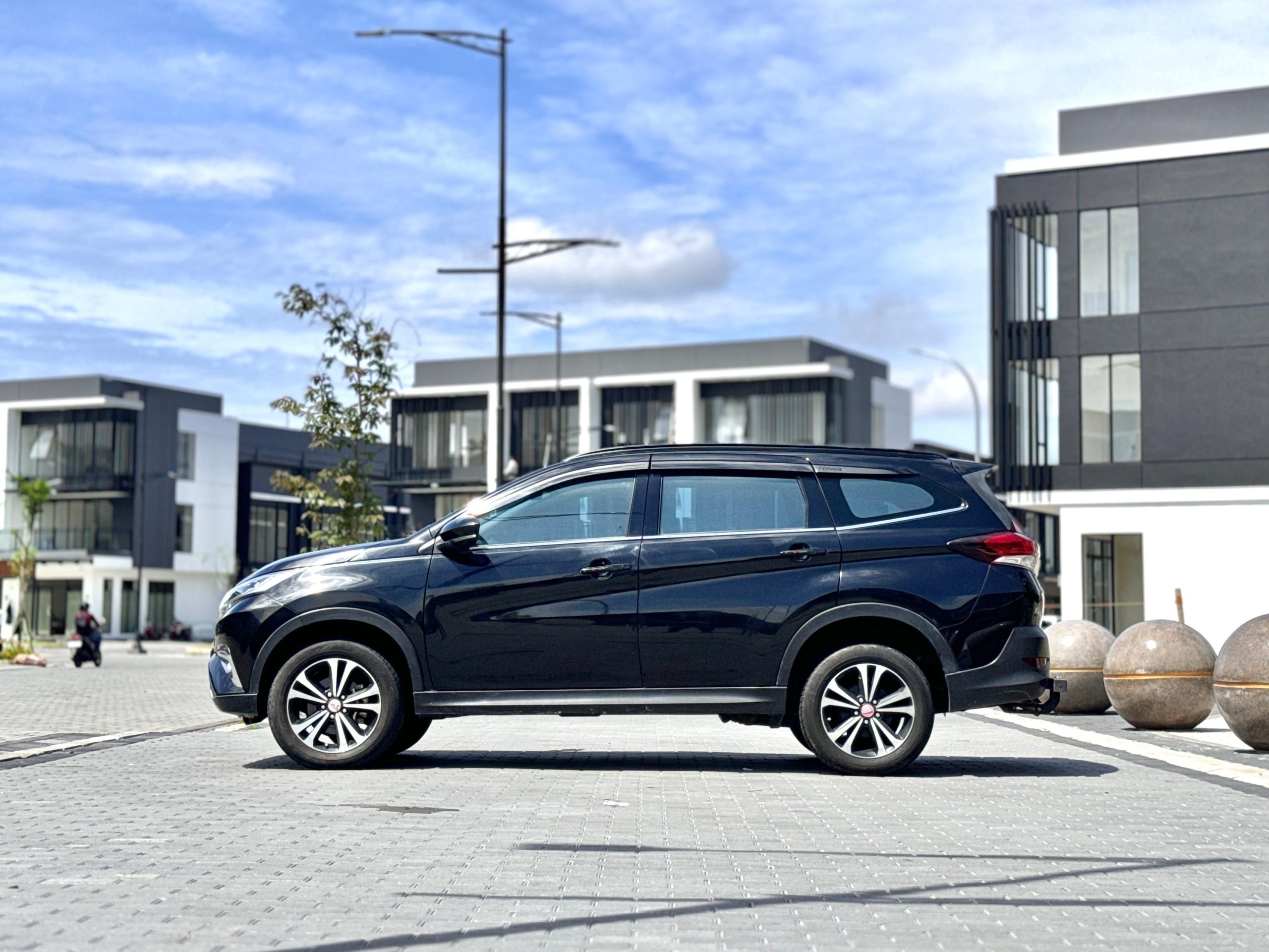 DAIHATSU TERIOS R AT HITAM - Gambar 2