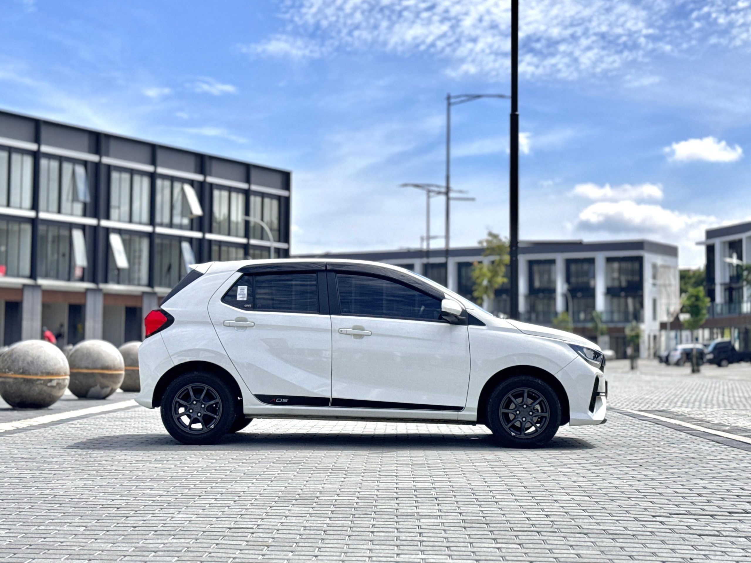 DAIHATSU ALYA 1.2 R MT ADS PUTIH - Gambar 3