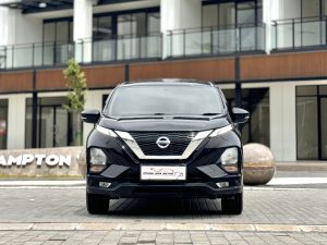 Nissan Livina VE AT Hitam