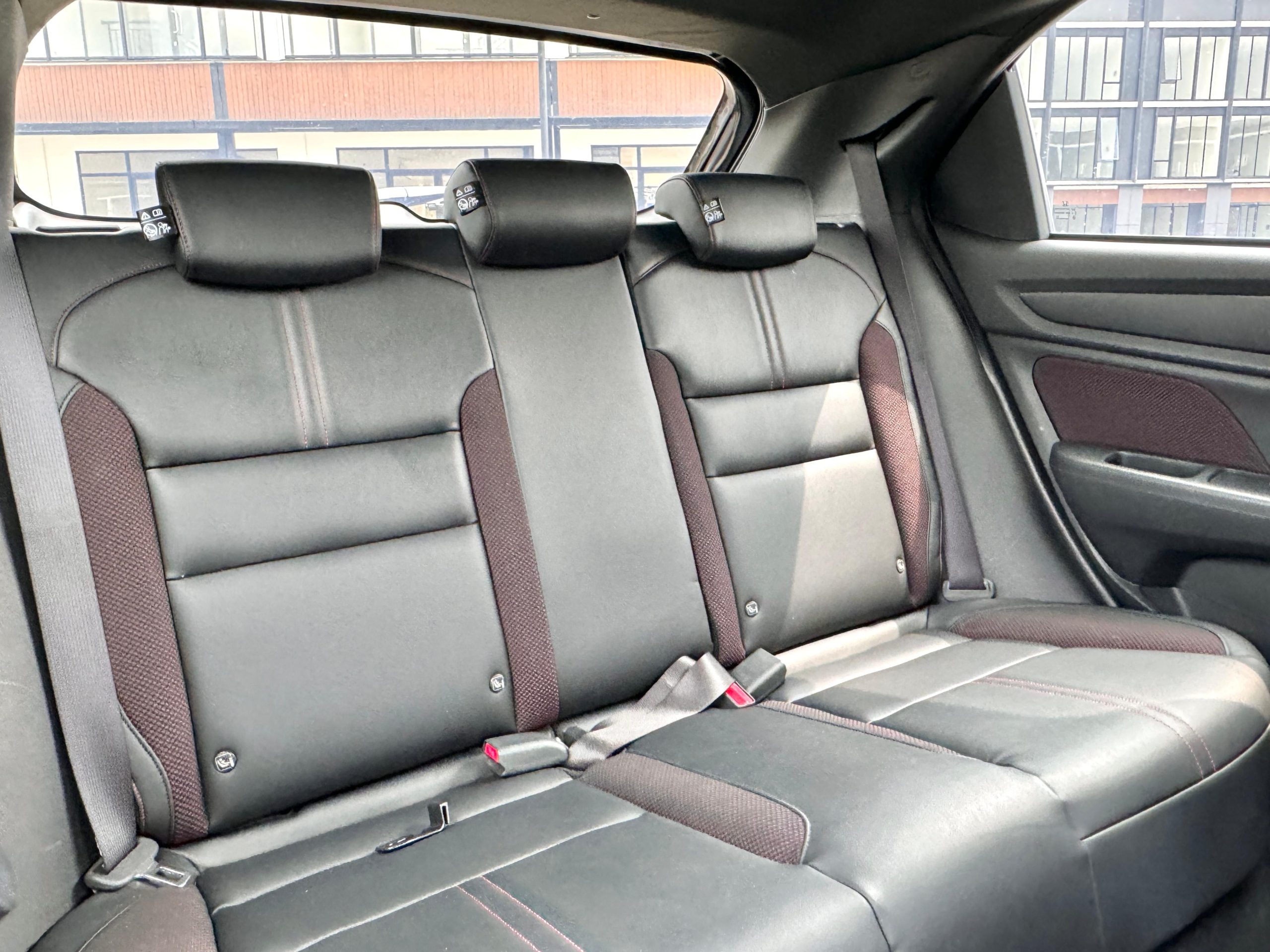 Honda Wrv Sensing Hitam - Gambar 12