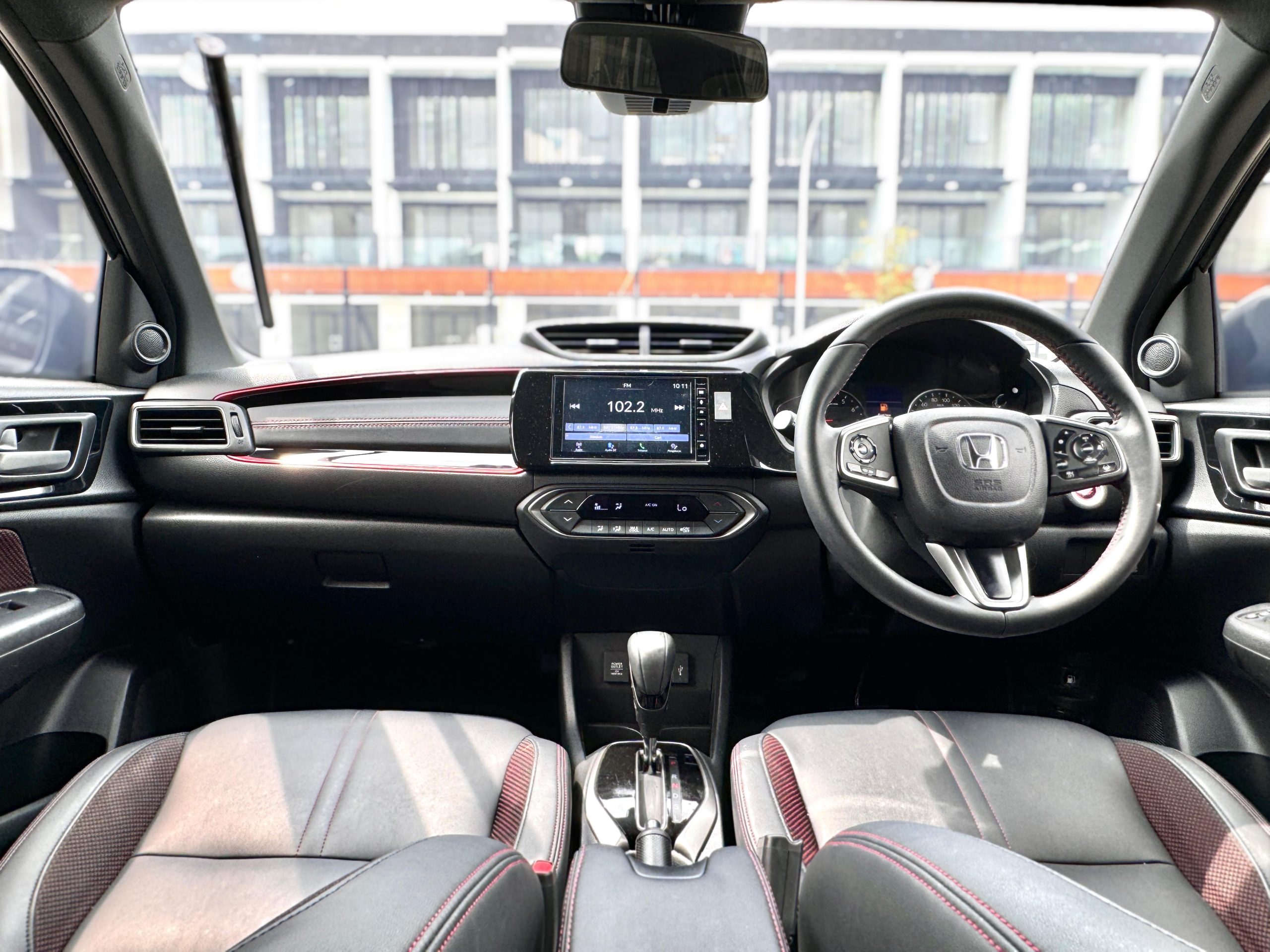 Honda Wrv Sensing Hitam - Gambar 10