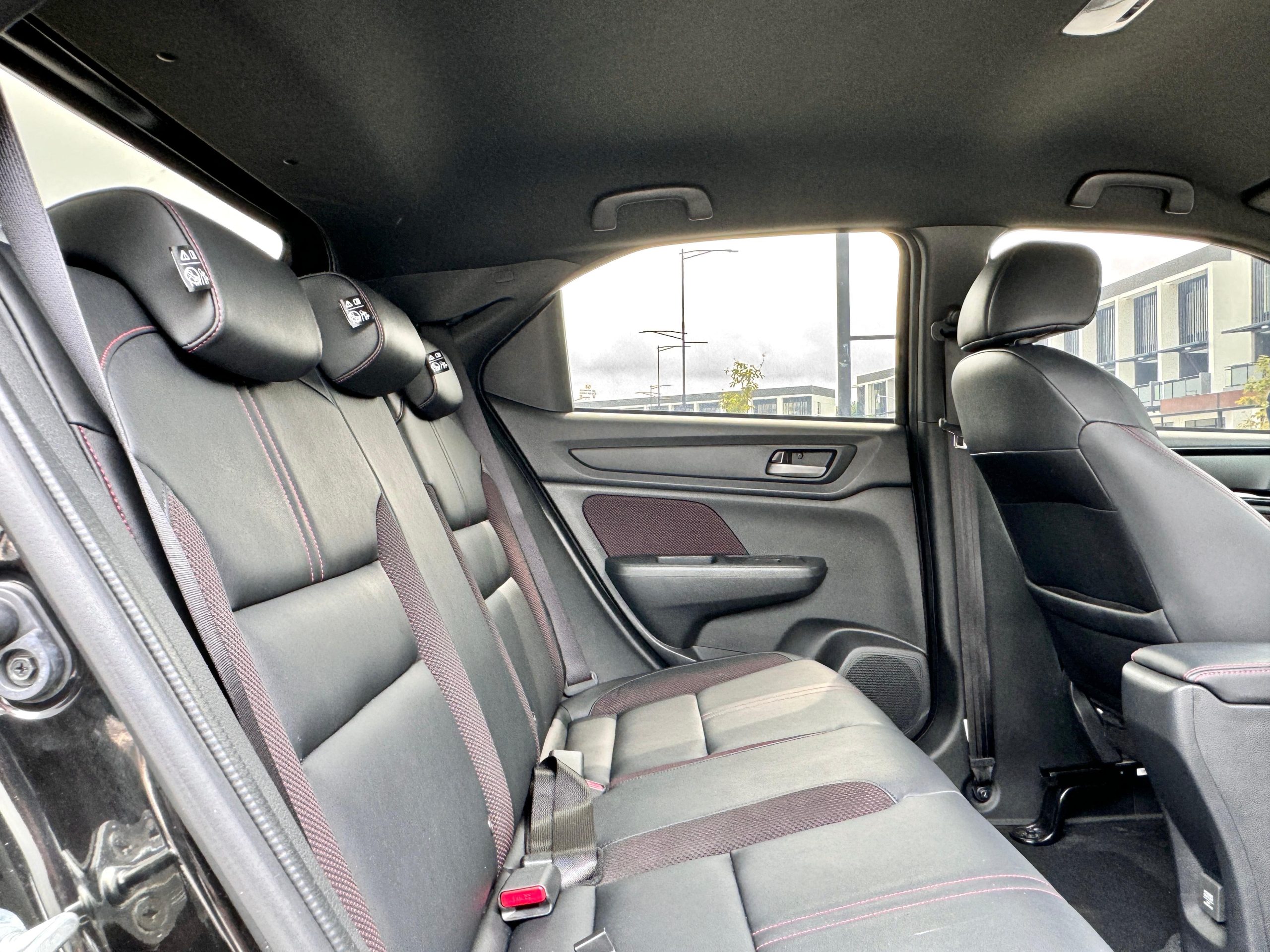 Honda Wrv Sensing Hitam - Gambar 14