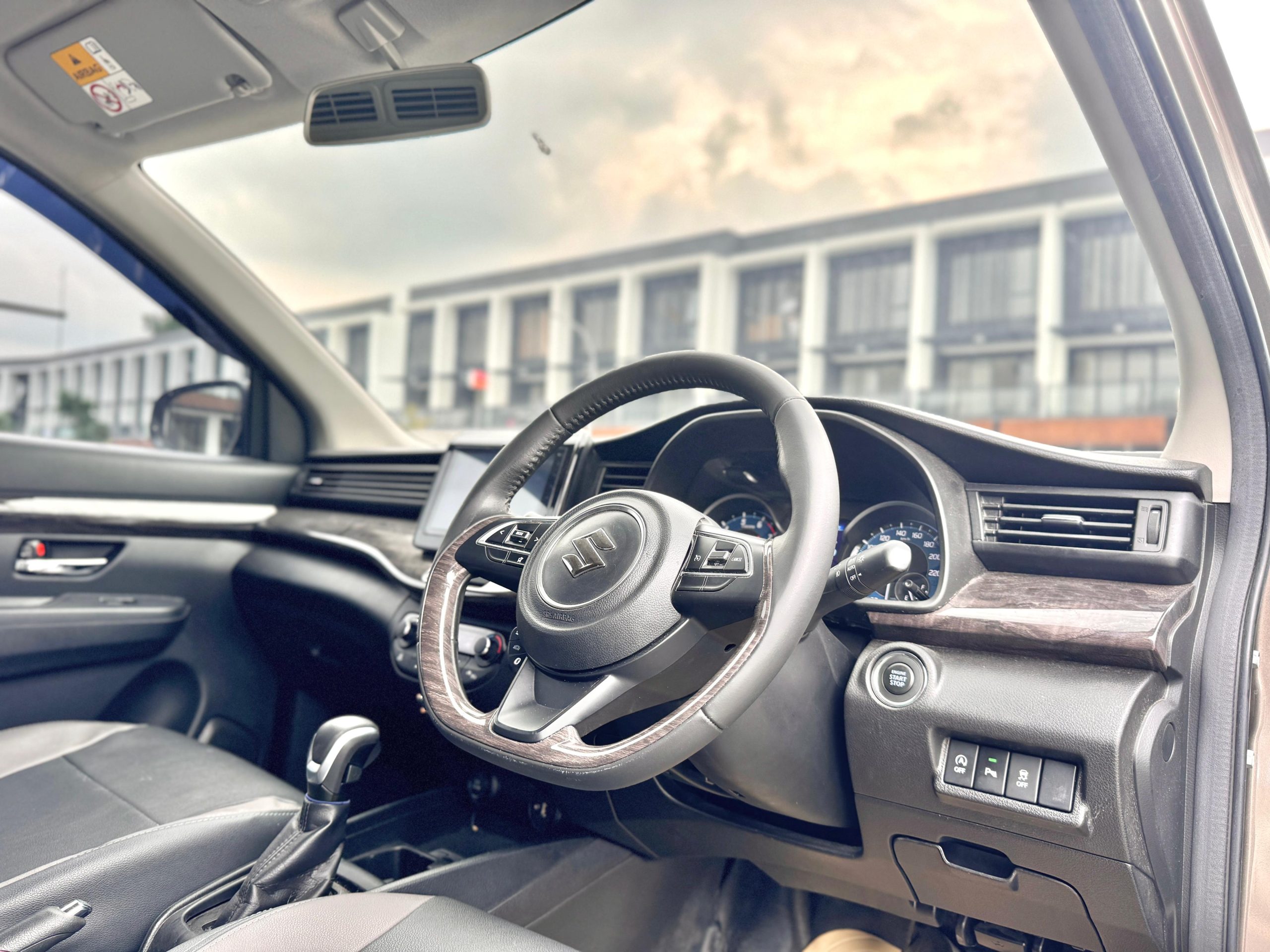 SUZUKI ERTIGA HYBRIB GX AT,ABU - Gambar 9