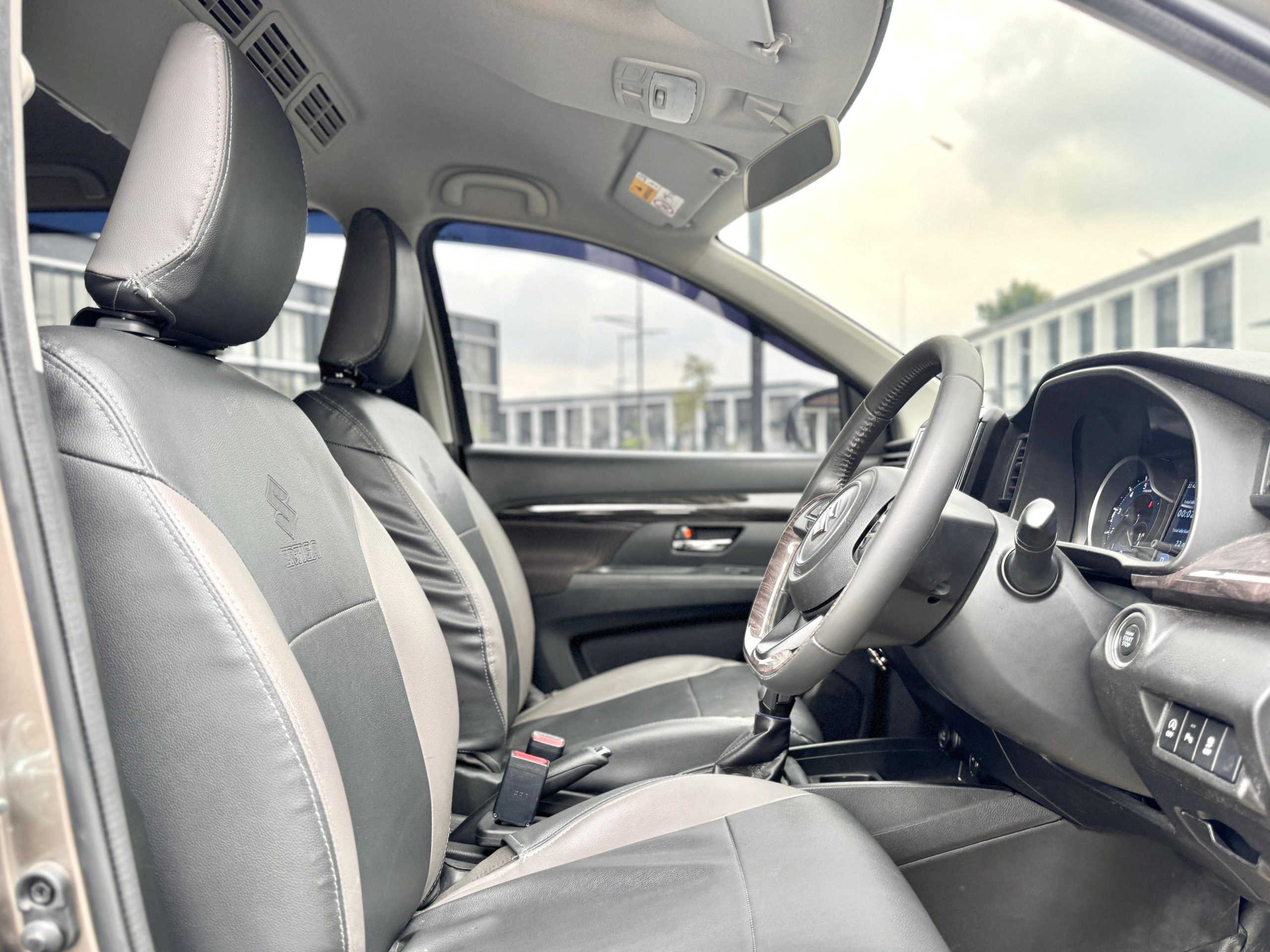 SUZUKI ERTIGA HYBRIB GX AT,ABU - Gambar 12