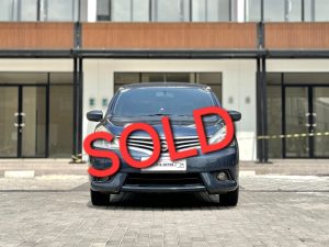 Nissan Grand Livina 1.5 XV AT Biru