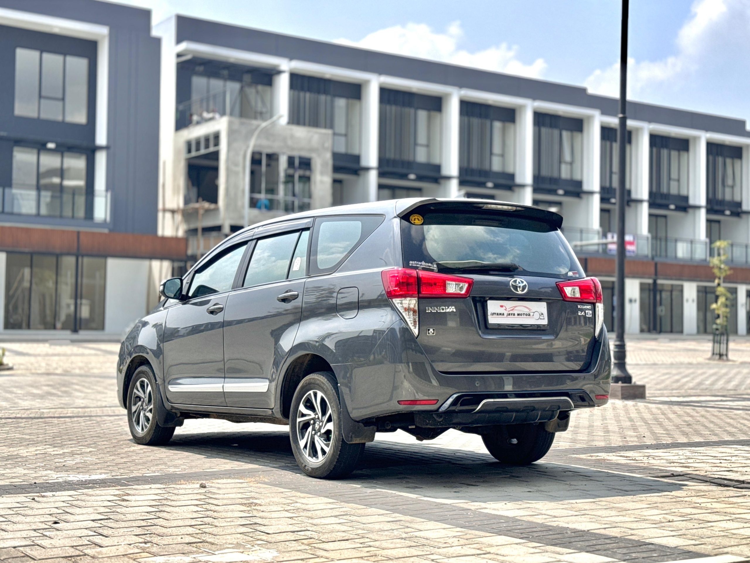 Toyota Innova 2.4 G Mt Abu - Gambar 3