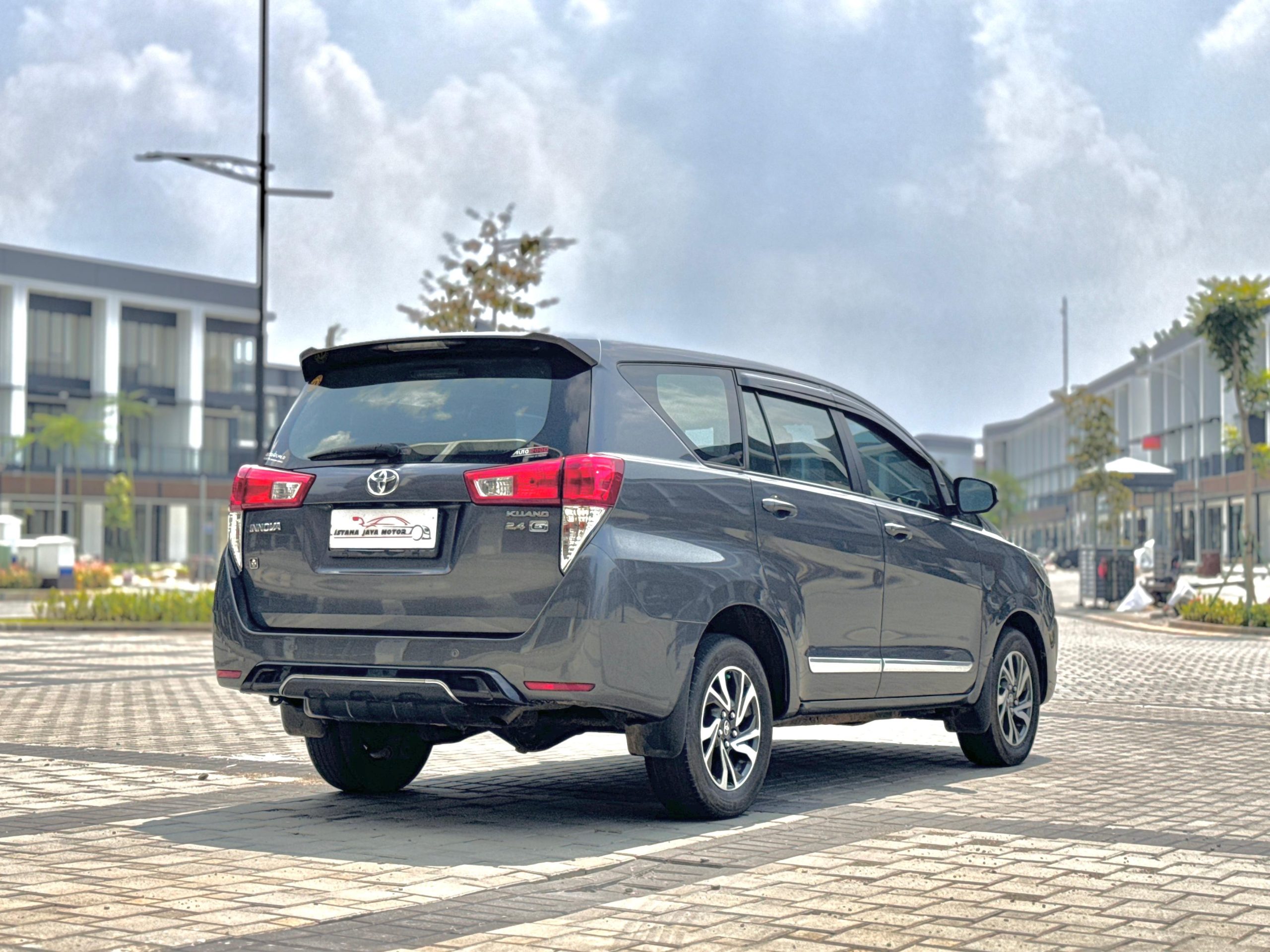 Toyota Innova 2.4 G Mt Abu - Gambar 7