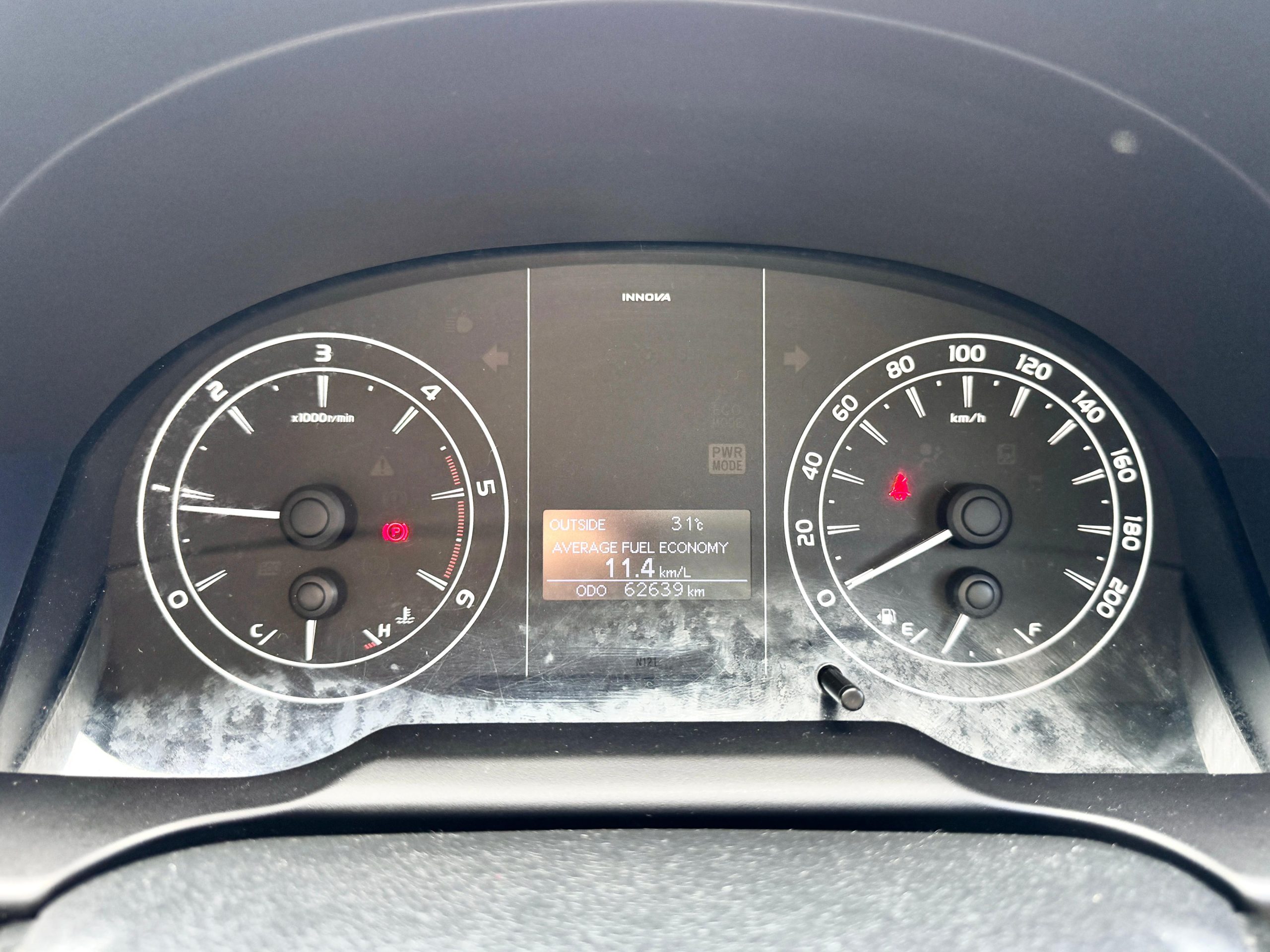 Toyota Innova 2.4 G Mt Abu - Gambar 9