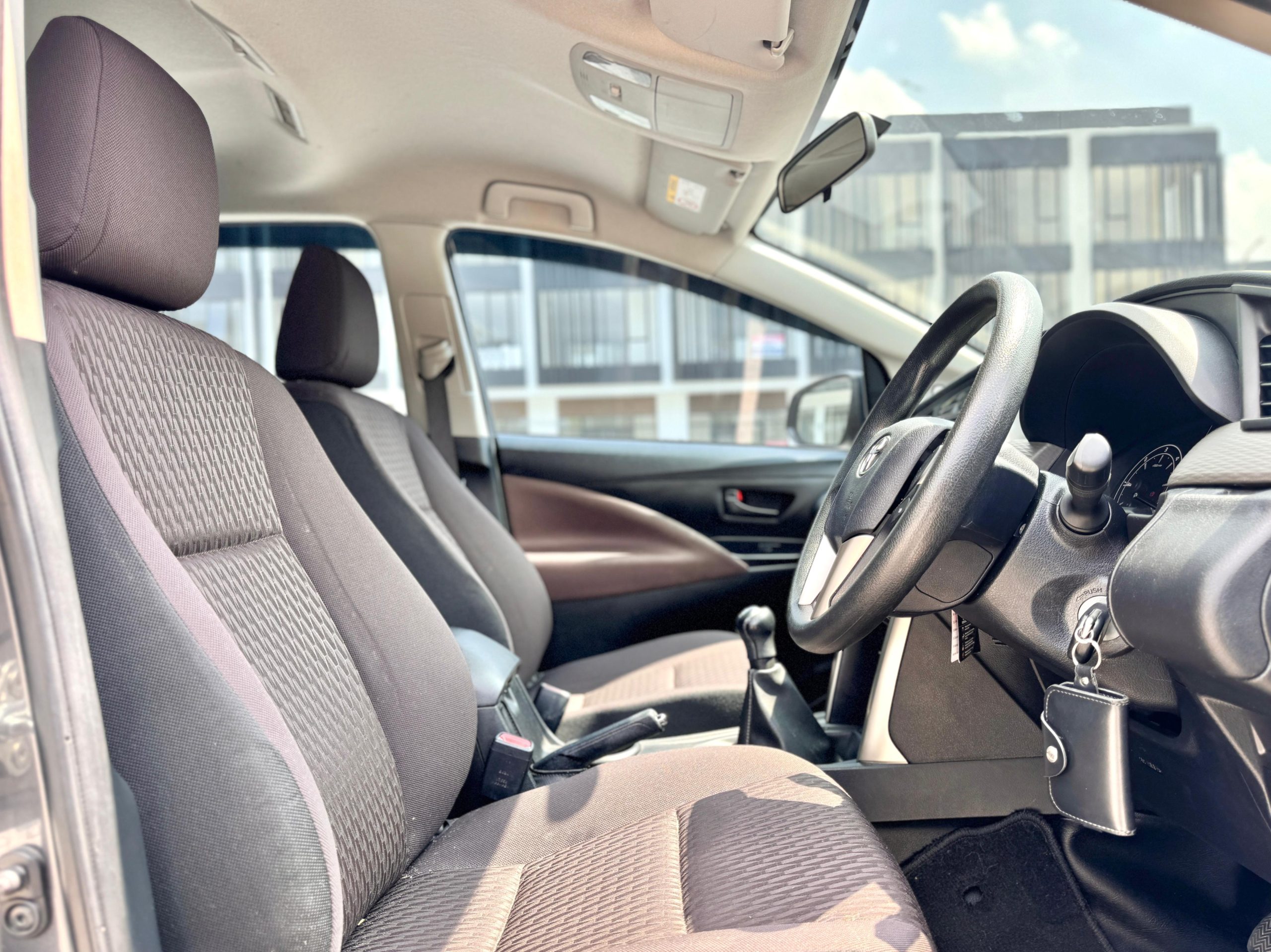 Toyota Innova 2.4 G Mt Abu - Gambar 14