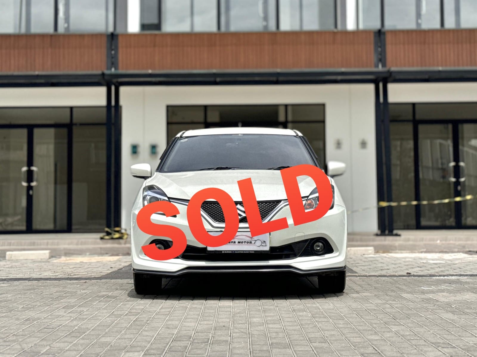 Suzuki Baleno Hb At Putih