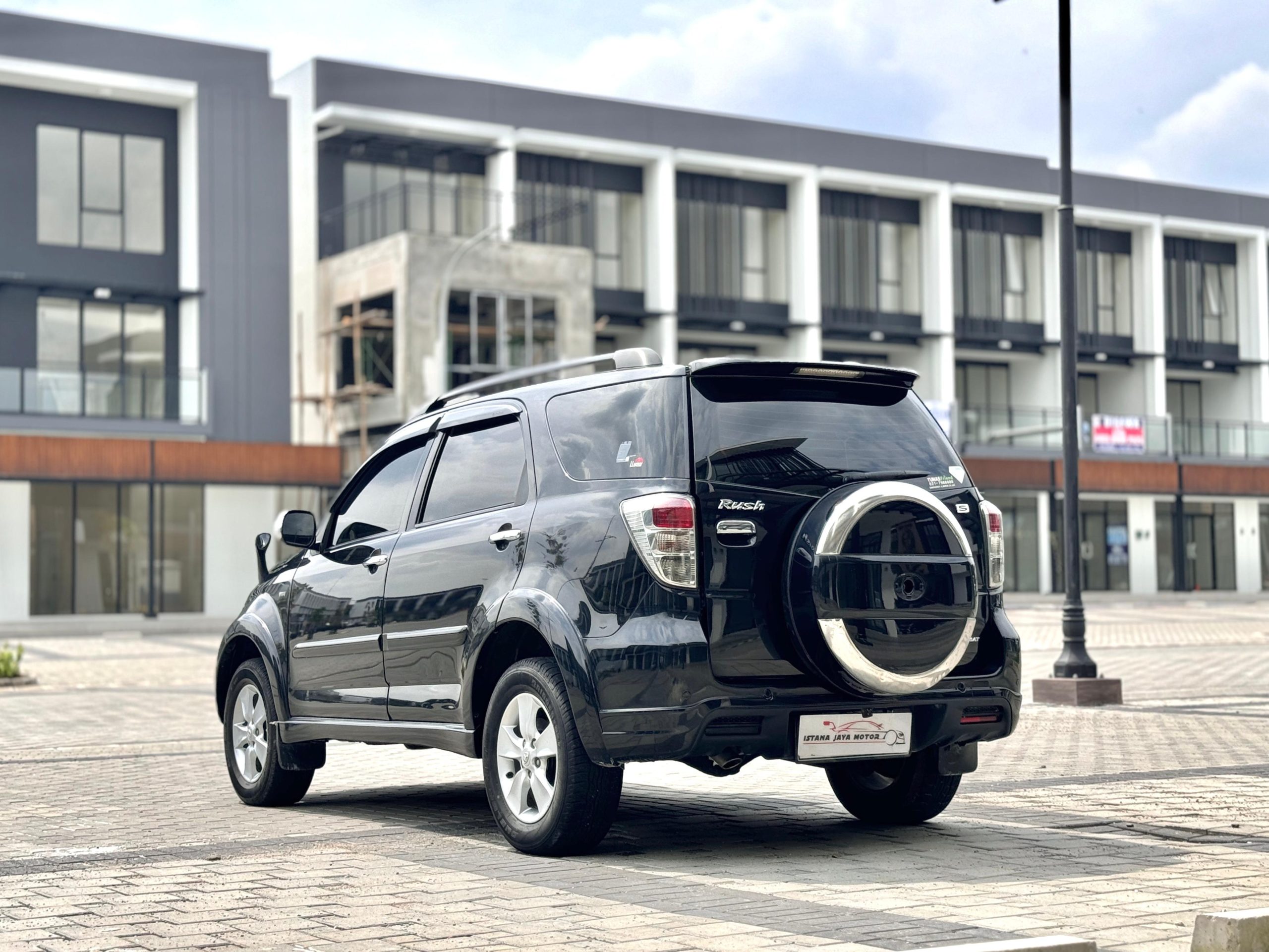 Toyota Rush S AT HITAM - Gambar 2