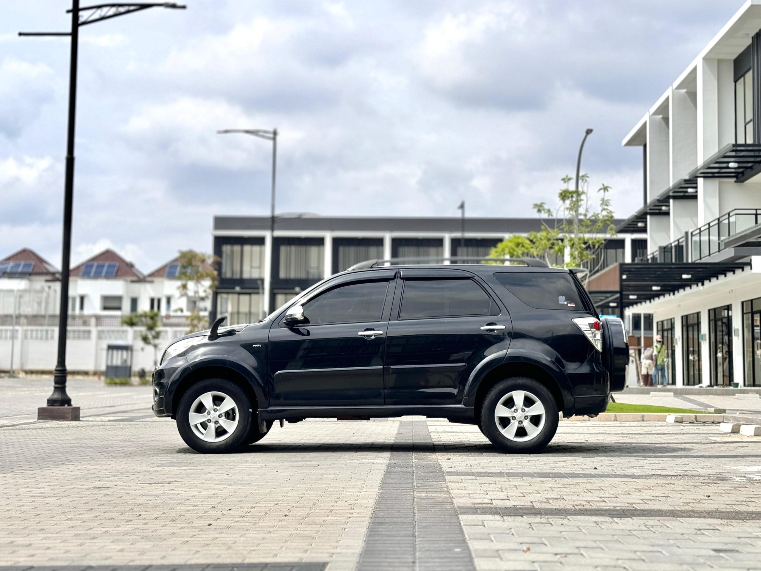 Toyota Rush S AT HITAM - Gambar 7