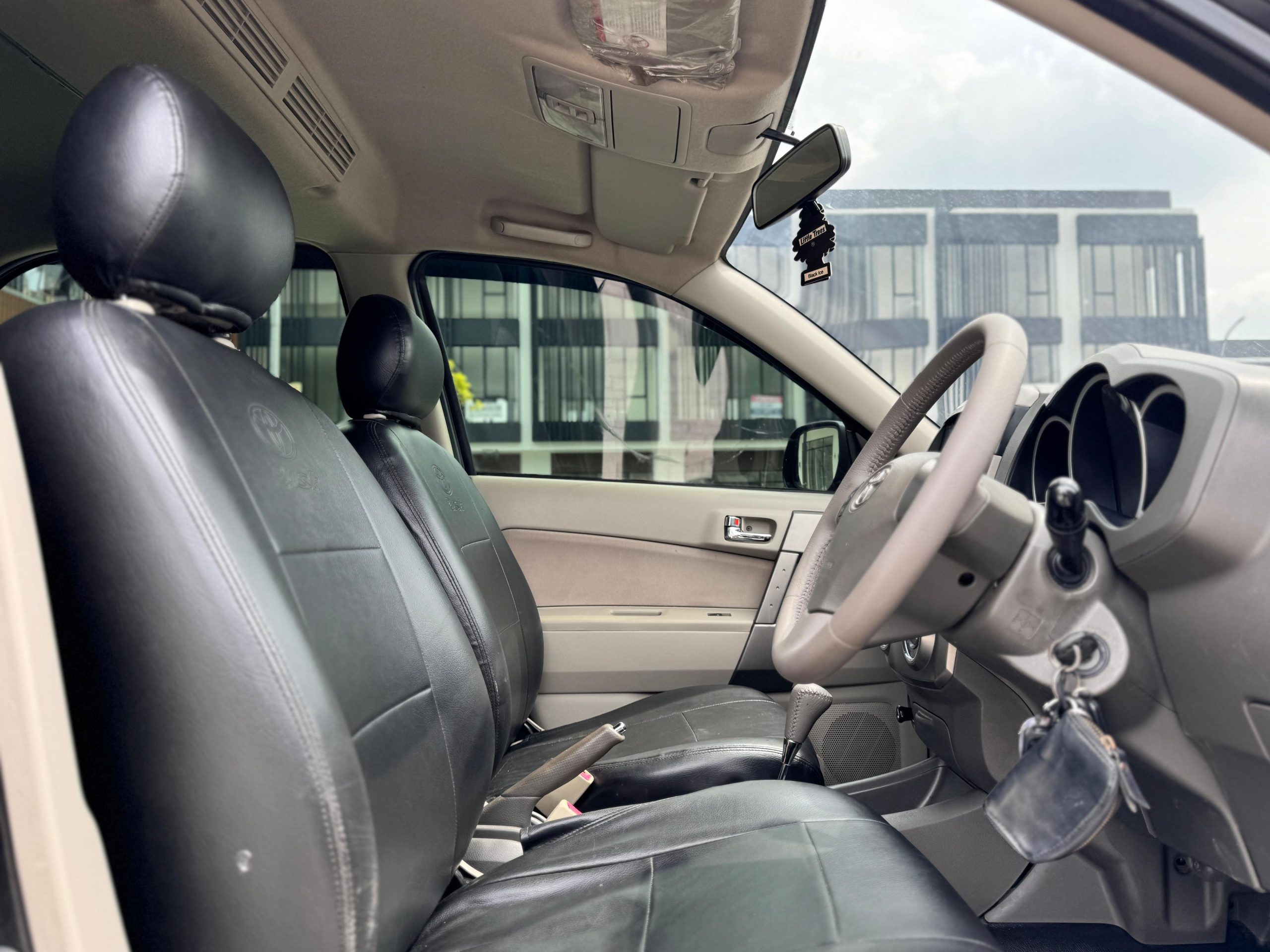 Toyota Rush S AT HITAM - Gambar 10