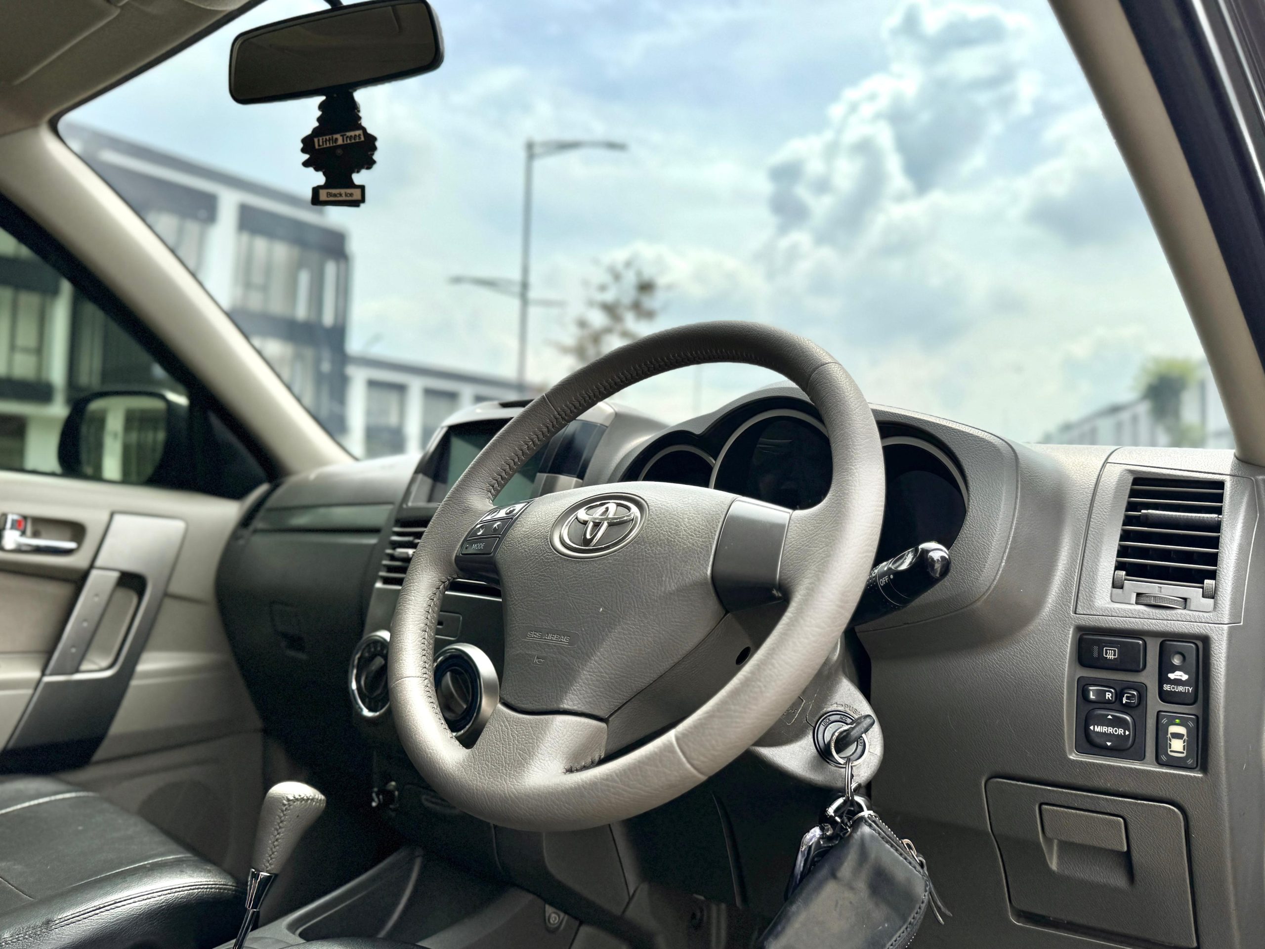 Toyota Rush S AT HITAM - Gambar 11