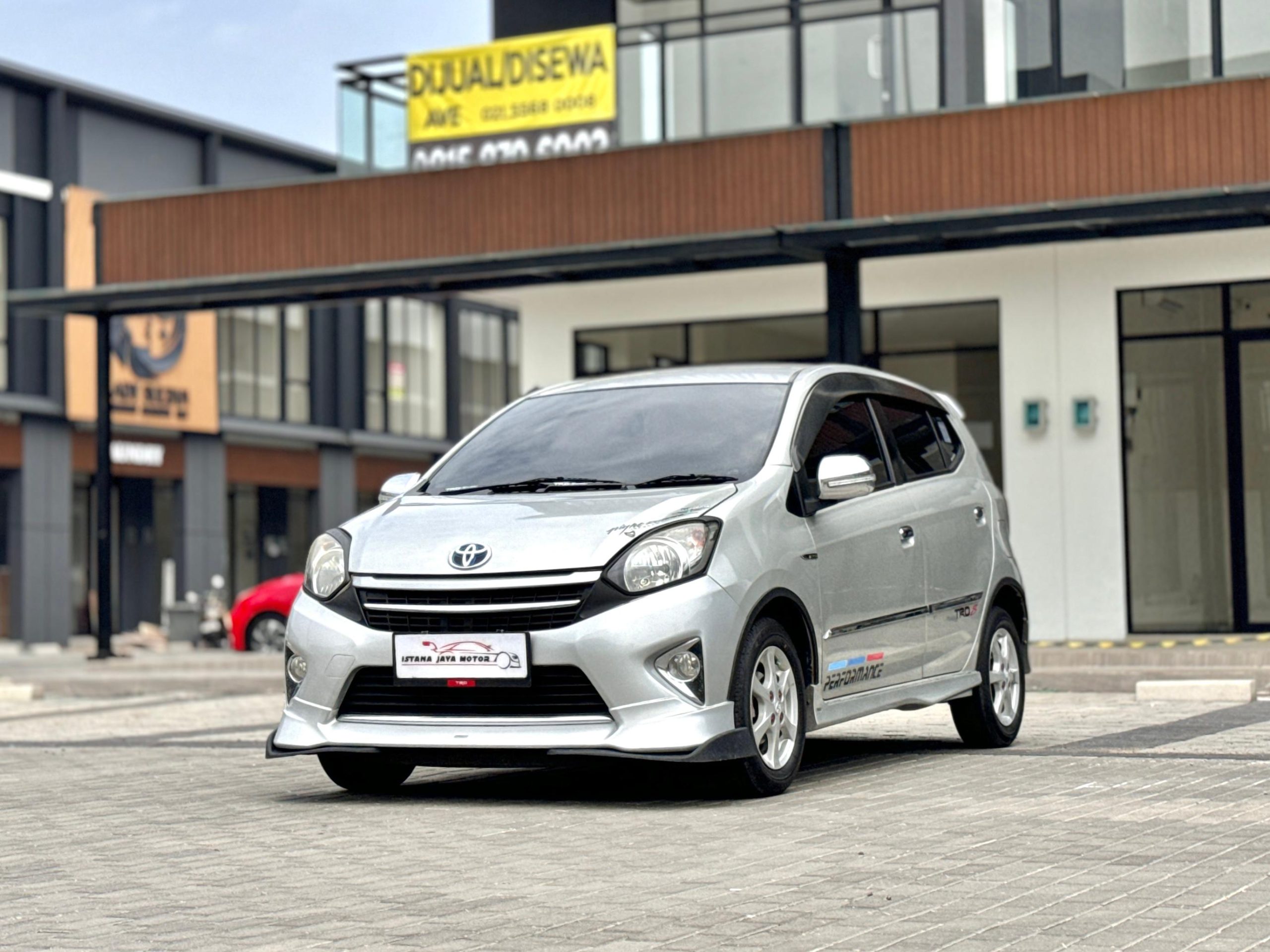 Toyota Agya 1.0 Trd AT Silver - Gambar 2