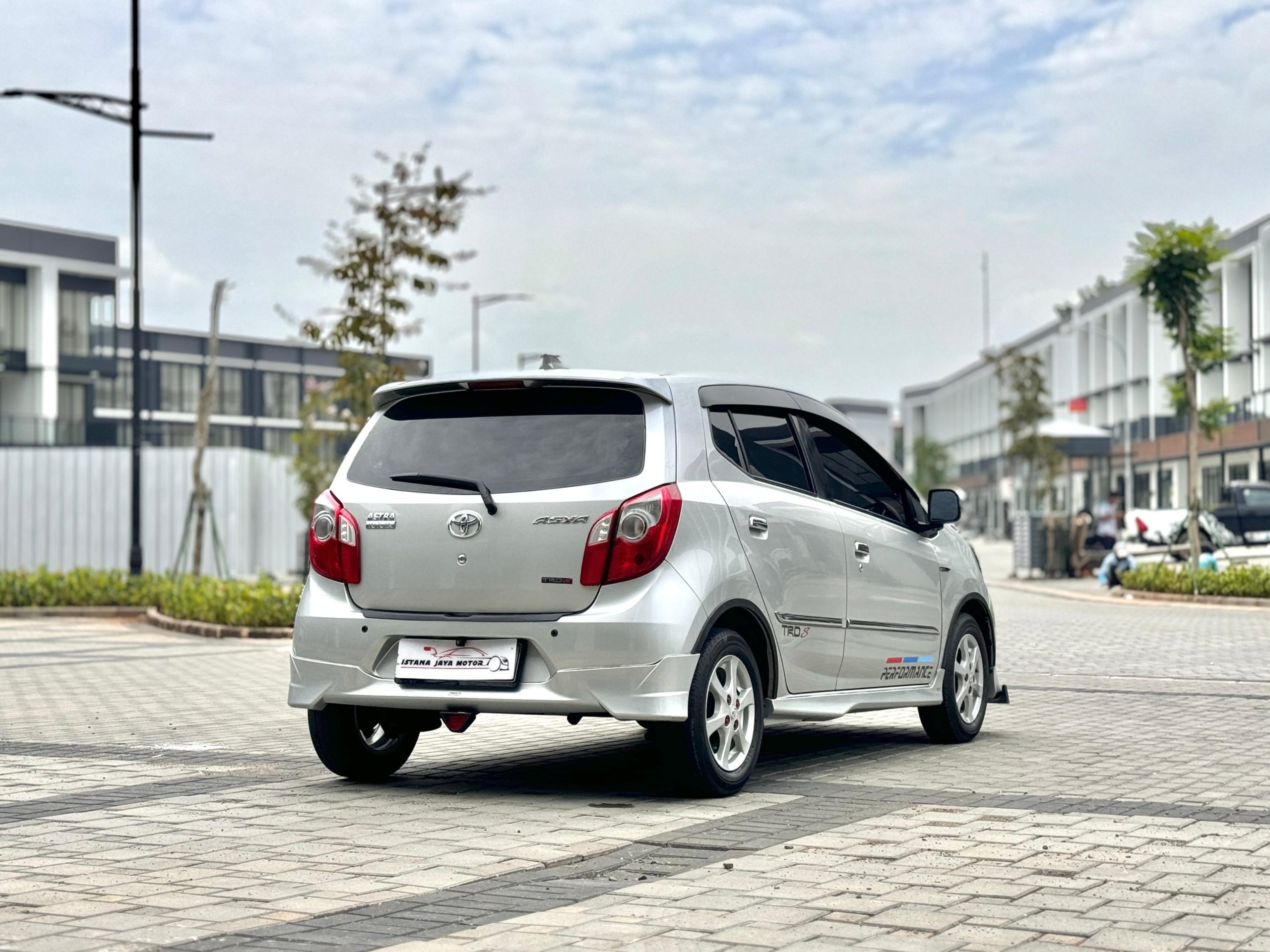 Toyota Agya 1.0 Trd AT Silver - Gambar 6