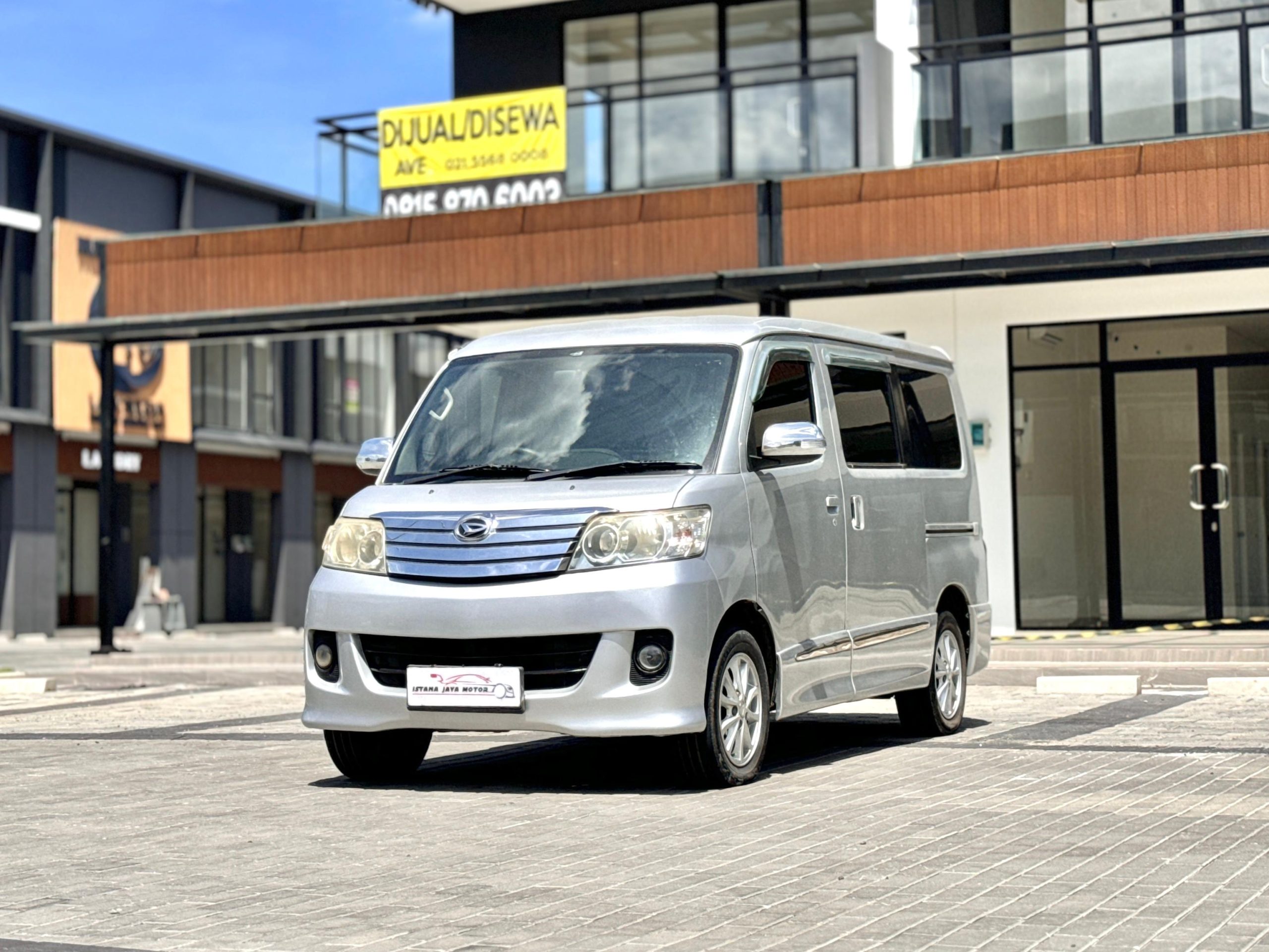 Daihatsu Luxio X MT,SILVER - Gambar 3