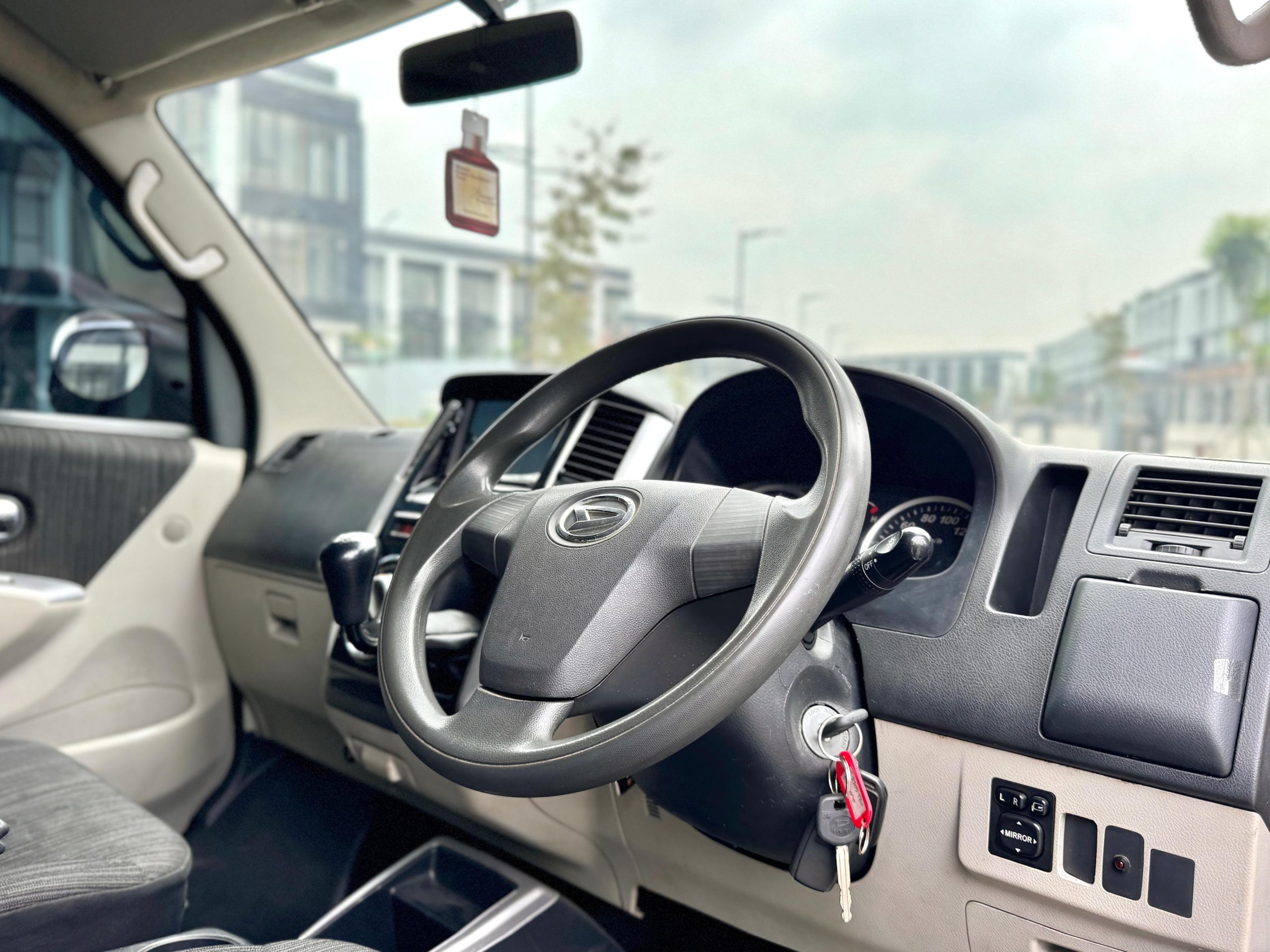 Daihatsu Luxio X MT,SILVER - Gambar 9