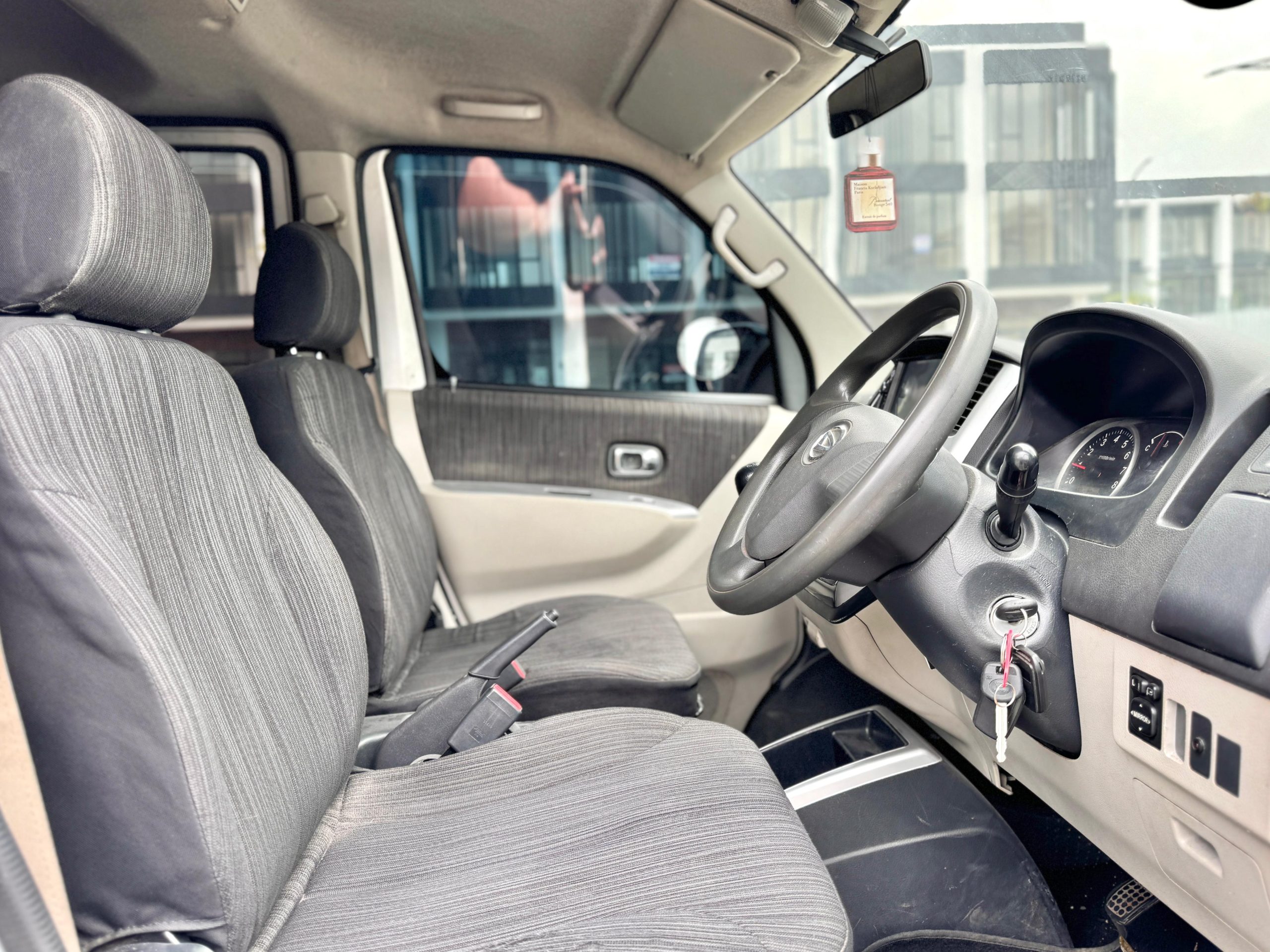 Daihatsu Luxio X MT,SILVER - Gambar 10