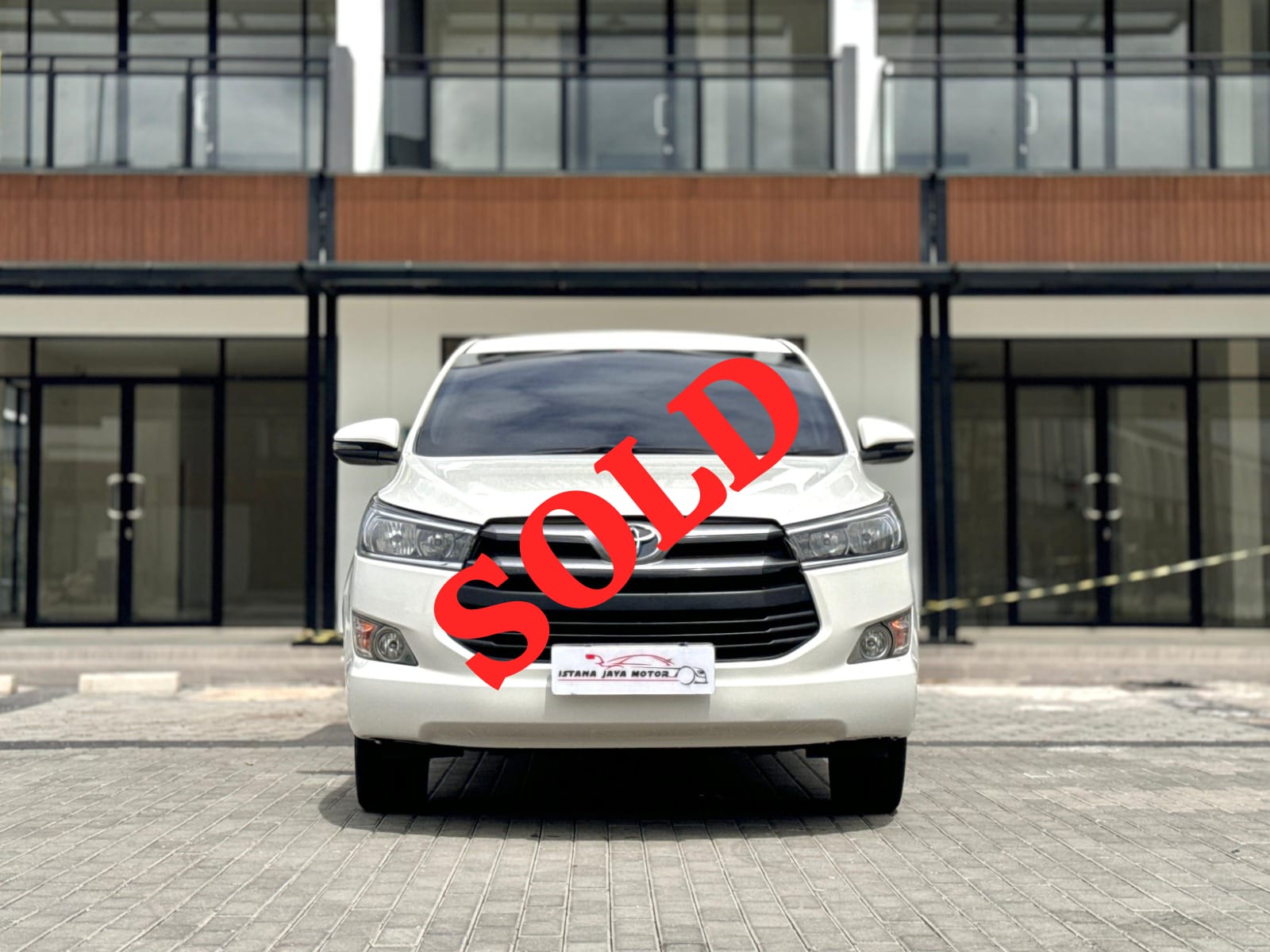 Toyota Innova 2.0 G AT PUTIH