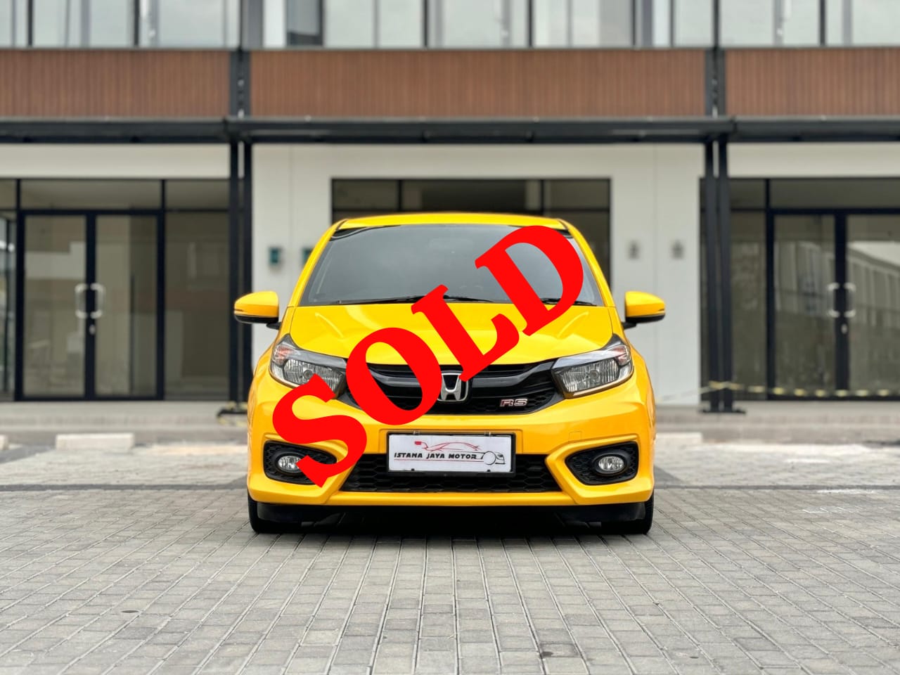 Honda Brio RS AT Kuning