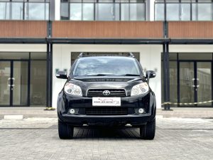 Toyota Rush S AT Hitam