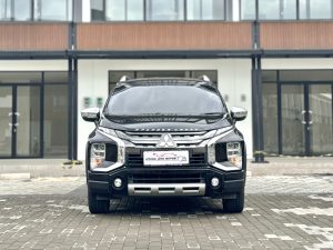 Mitsubishi Xpander Cross Premium hitam