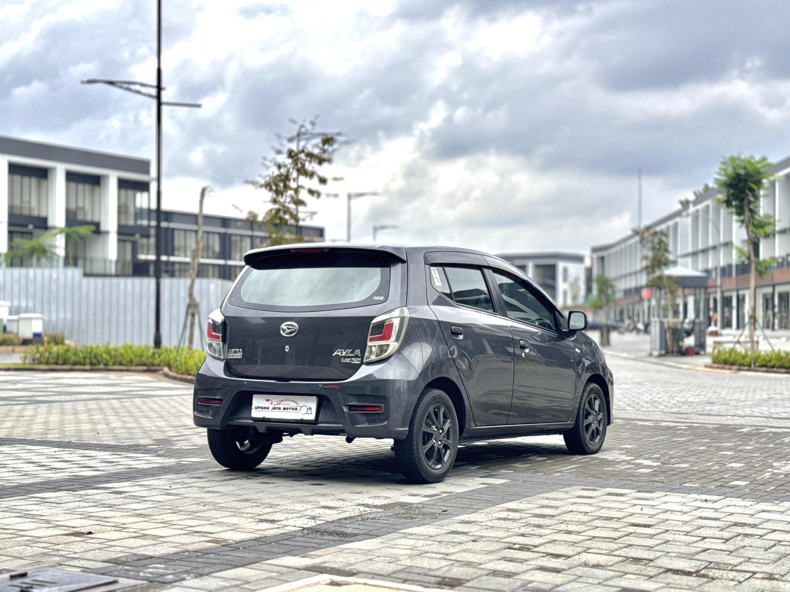 Daihatsu Ayla 1.2 X AT Abu Metalik - Gambar 4