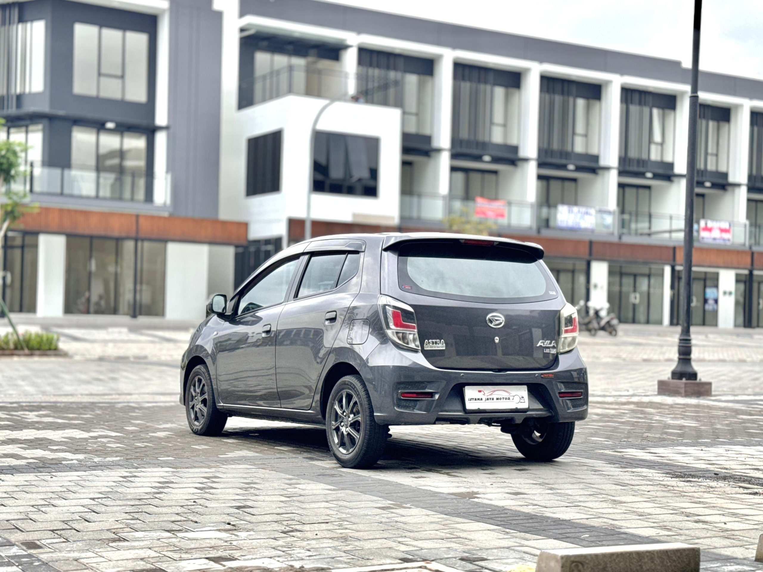 Daihatsu Ayla 1.2 X AT Abu Metalik - Gambar 5